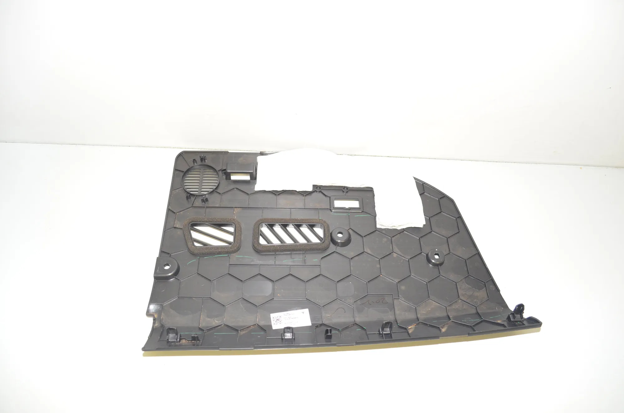 Dashboard Lower Trim – OEM 1540048-00-C · TESLA MODEL 3 (2018 - -) EV 2021 – 3