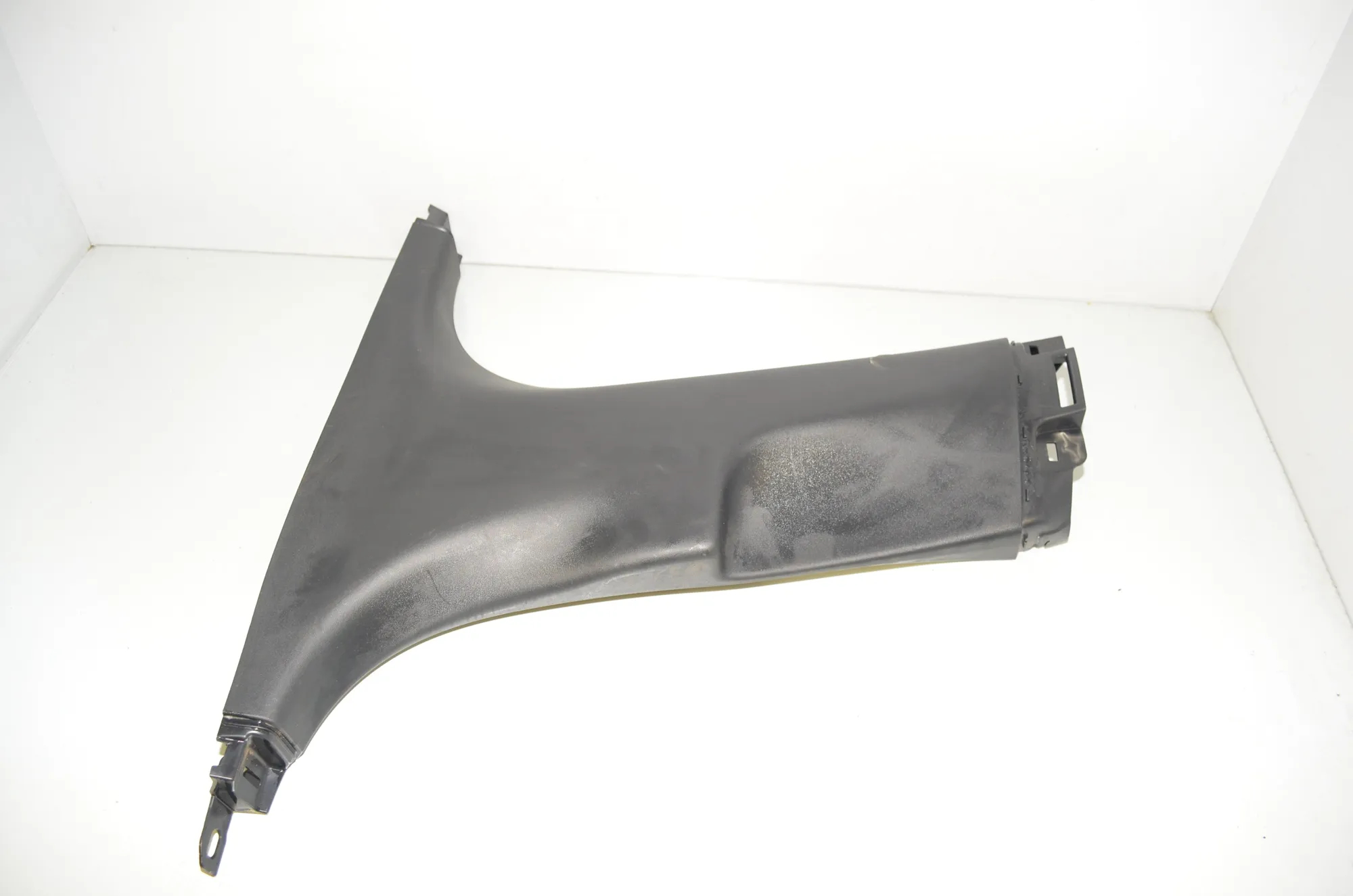 Left Side B Pillar Trim – OEM 1643429-00-A · TESLA MODEL 3 (2018 - -) EV 2021 – 3