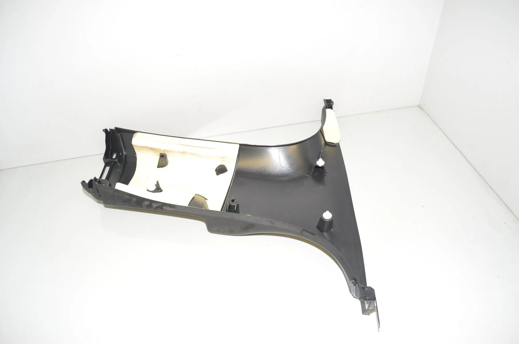 Left Side B Pillar Trim – OEM 1643429-00-A · TESLA MODEL 3 (2018 - -) EV 2021 – 5