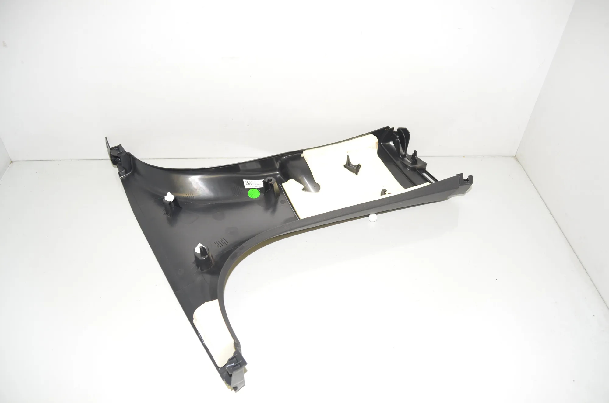 Left Side B Pillar Trim – OEM 1643429-00-A · TESLA MODEL 3 (2018 - -) EV 2021 – 4