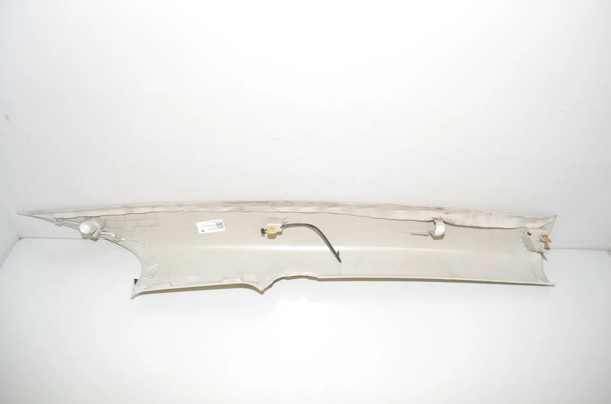 Right Side Pillar Trim – OEM 1527916-01-F · TESLA MODEL 3 (2018 - -) EV 2021 – 3