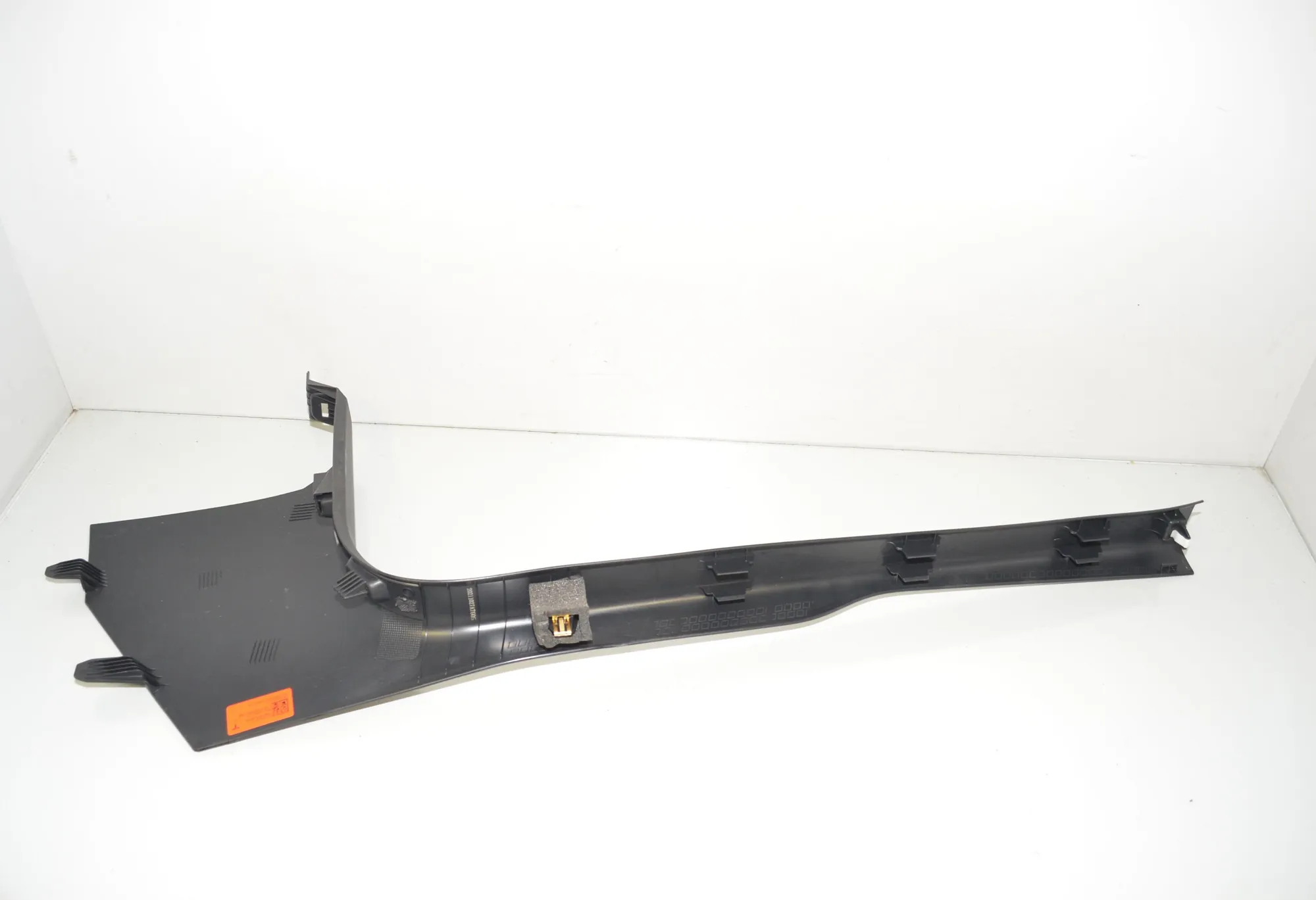 Front Left Sill Trim – OEM 1643413-00-A · TESLA MODEL 3 (2018 - -) EV 2021 – 3