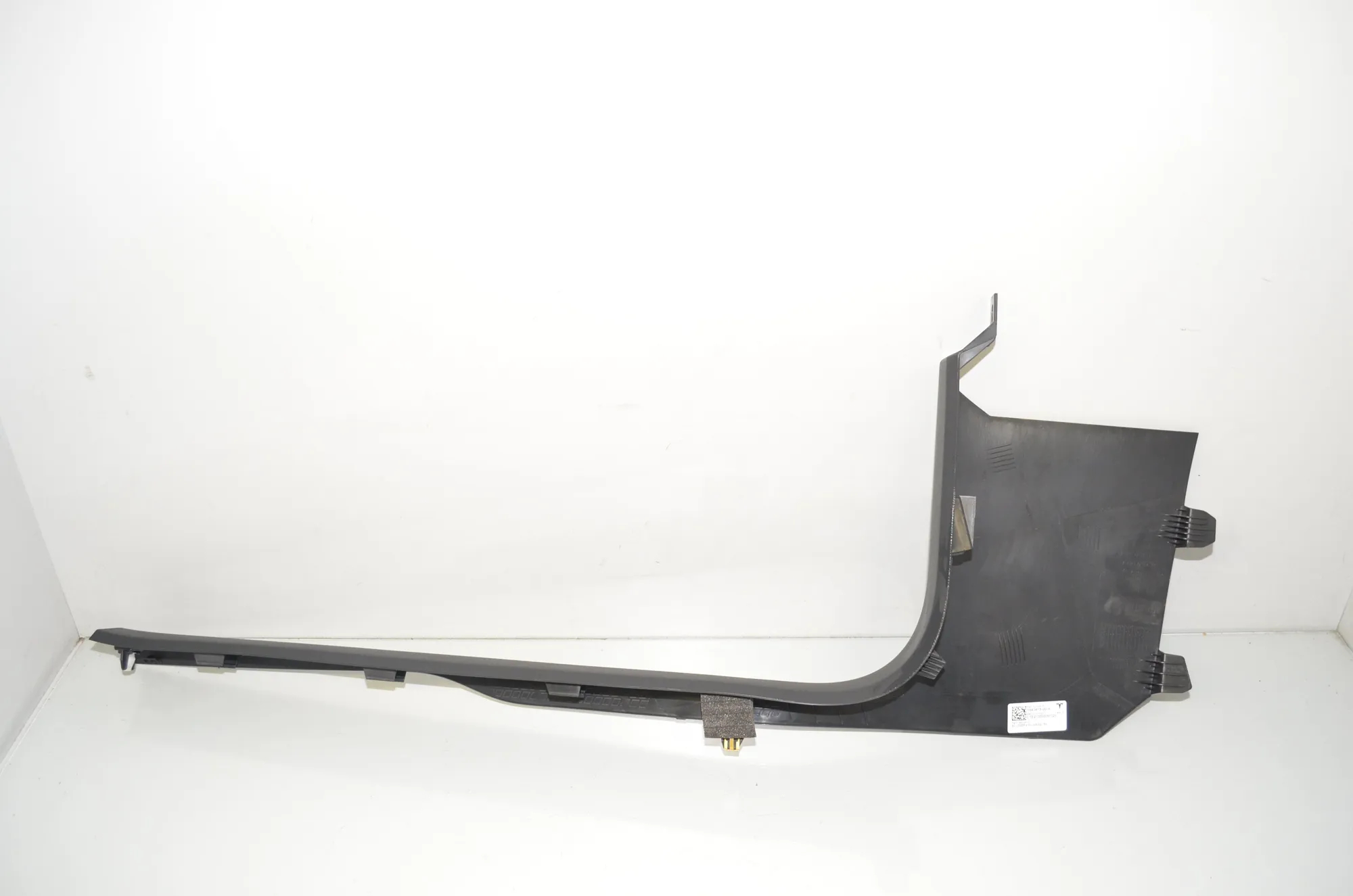 Front Right Sill Trim – OEM 1643415-00-A · TESLA MODEL 3 (2018 - -) EV 2021 – 3