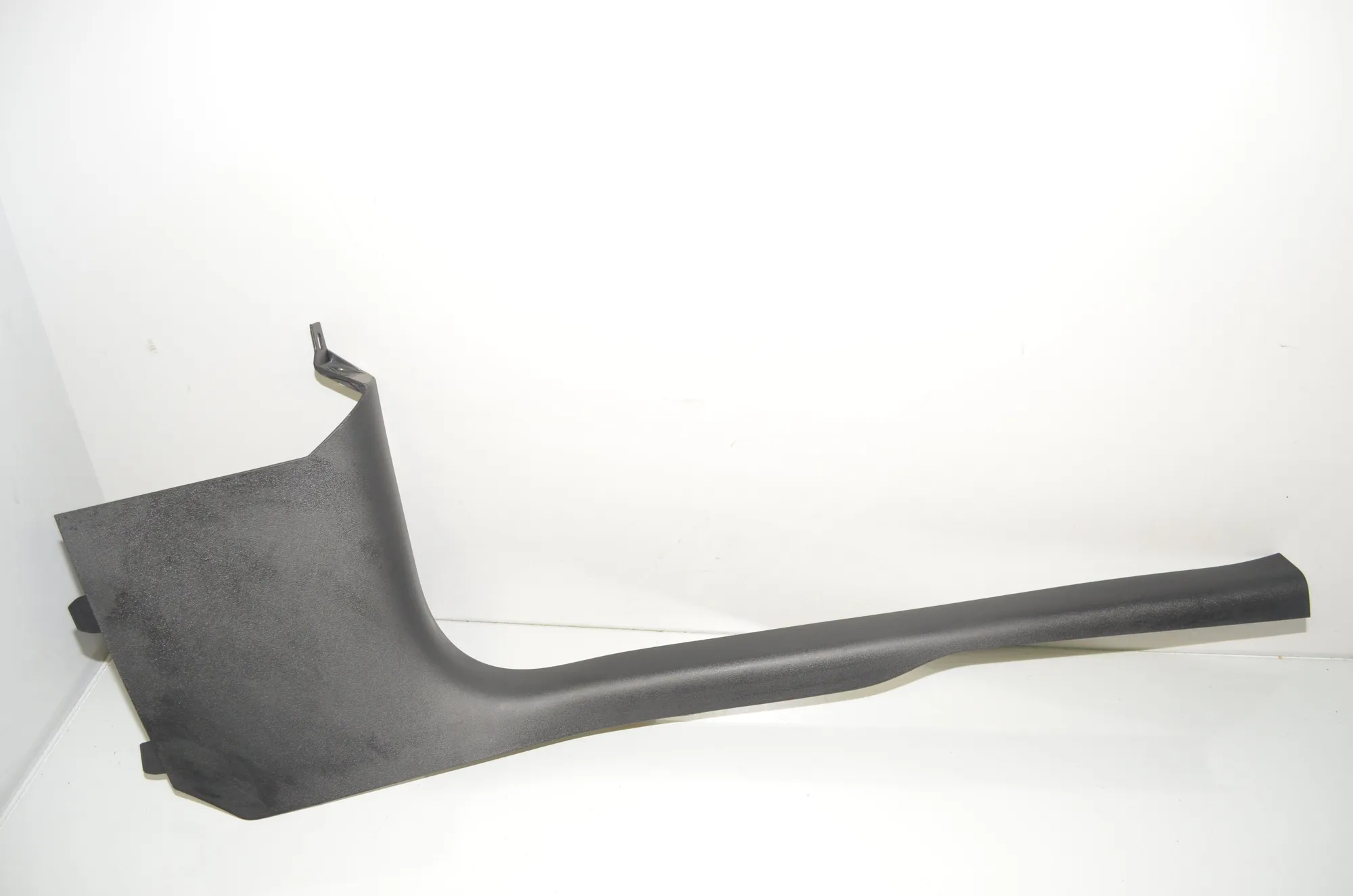 Front Right Sill Trim – OEM 1643415-00-A · TESLA MODEL 3 (2018 - -) EV 2021