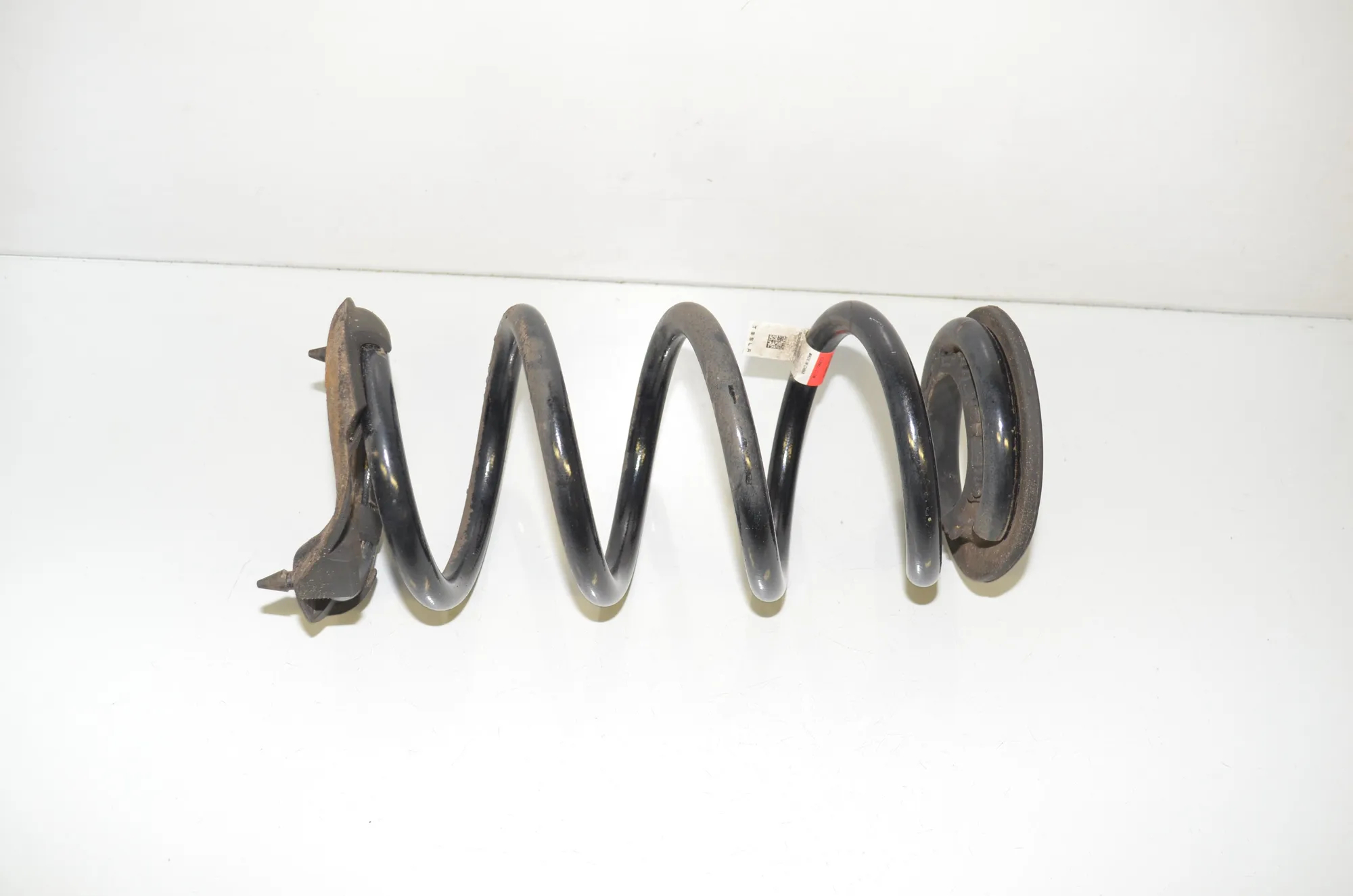 Rear Left Coil Spring – OEM 1044472-01-C · TESLA MODEL 3 (2018 - -) EV 2021 – 4