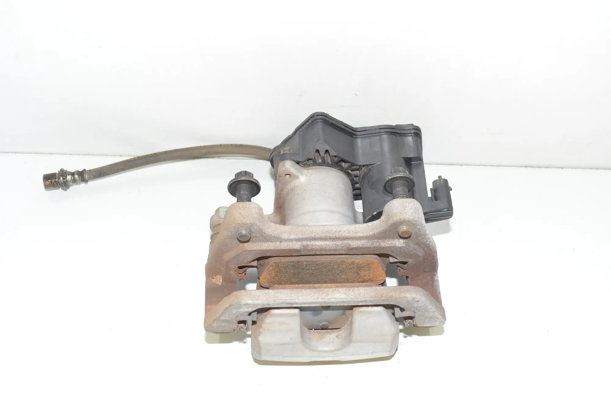 Rear Left Brake Caliper – OEM 1044625-00-B · TESLA MODEL 3 (2018 - -) EV 2021 – 3