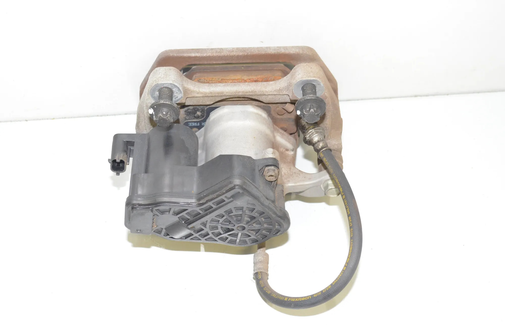 Rear Left Brake Caliper – OEM 1044625-00-B · TESLA MODEL 3 (2018 - -) EV 2021 – 4