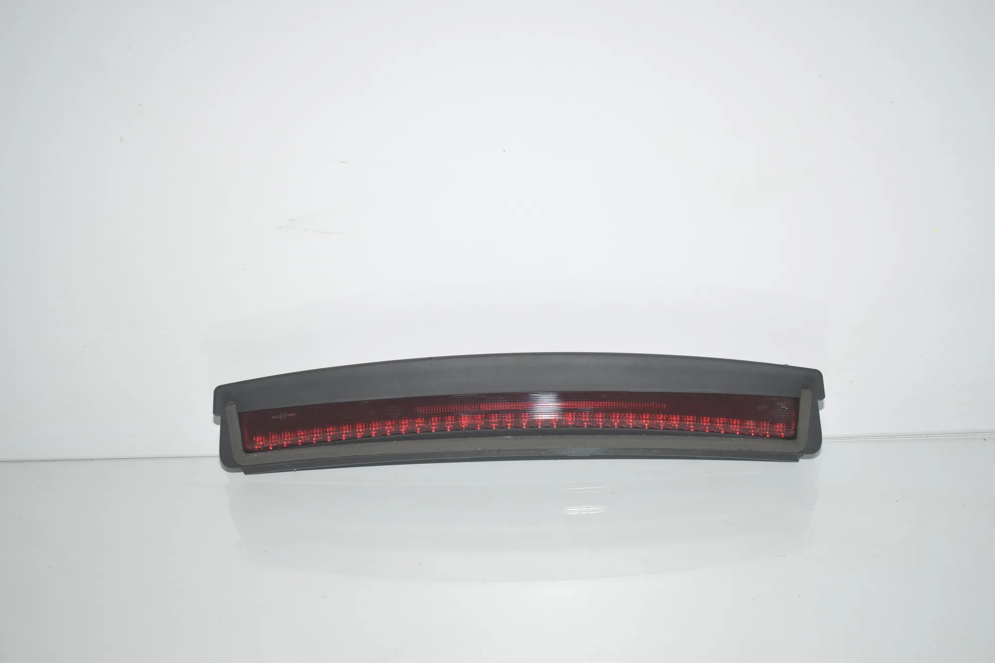Rear Third Brake Stop Light – OEM 1615202-00A · TESLA MODEL 3 (2018 - -) EV 2021 – 4