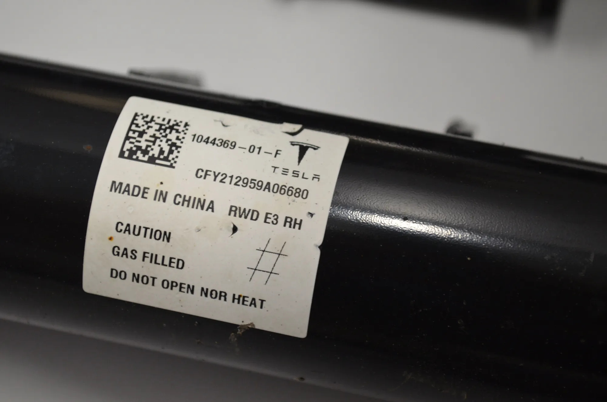 Front Right Shock Absorber – OEM 1044369-01-F · TESLA MODEL 3 (2018 - -) EV 2021 – 5