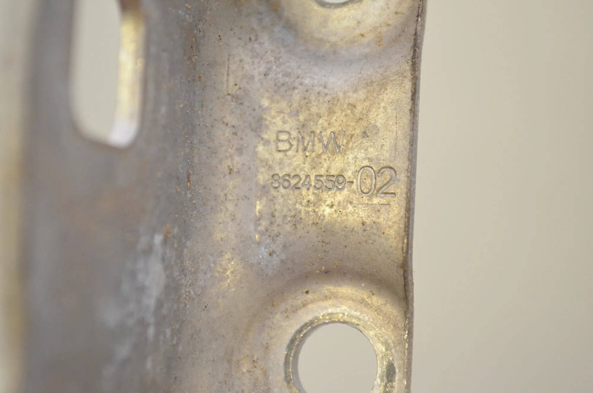 Bracket – OEM 8614772 · BMW 3 Touring (G21) (2019 - -) 330 e Plug-in-Hybrid 2020 – 7