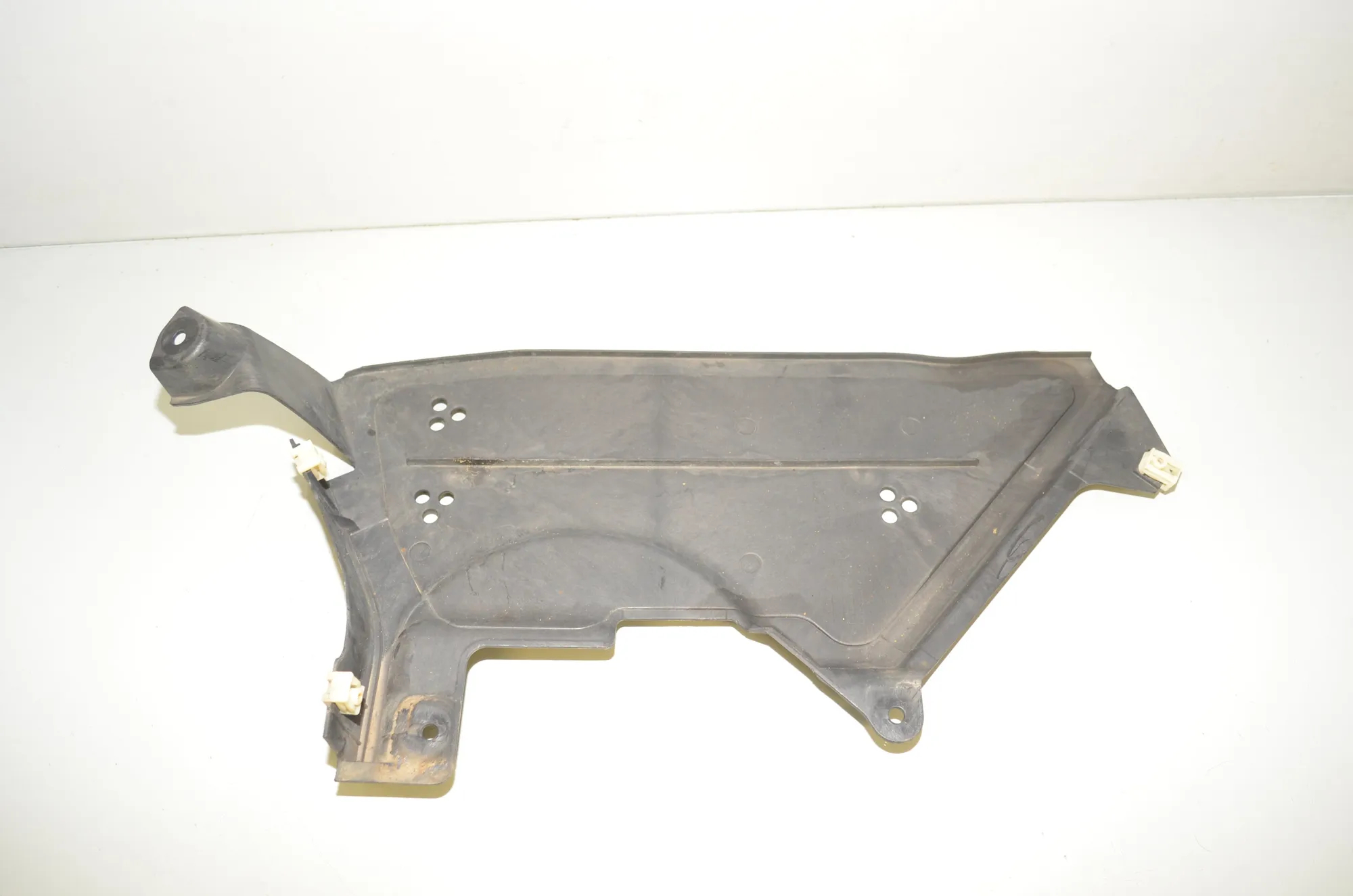 Right Side Underbody Cover – OEM 7428186 · BMW 3 Touring (G21) (2019 - -) 330 e Plug-in-Hybrid 2020 – 4