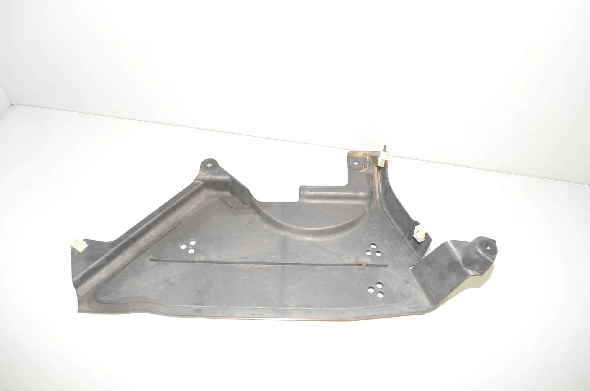 Right Side Underbody Cover – OEM 7428186 · BMW 3 Touring (G21) (2019 - -) 330 e Plug-in-Hybrid 2020 – 3