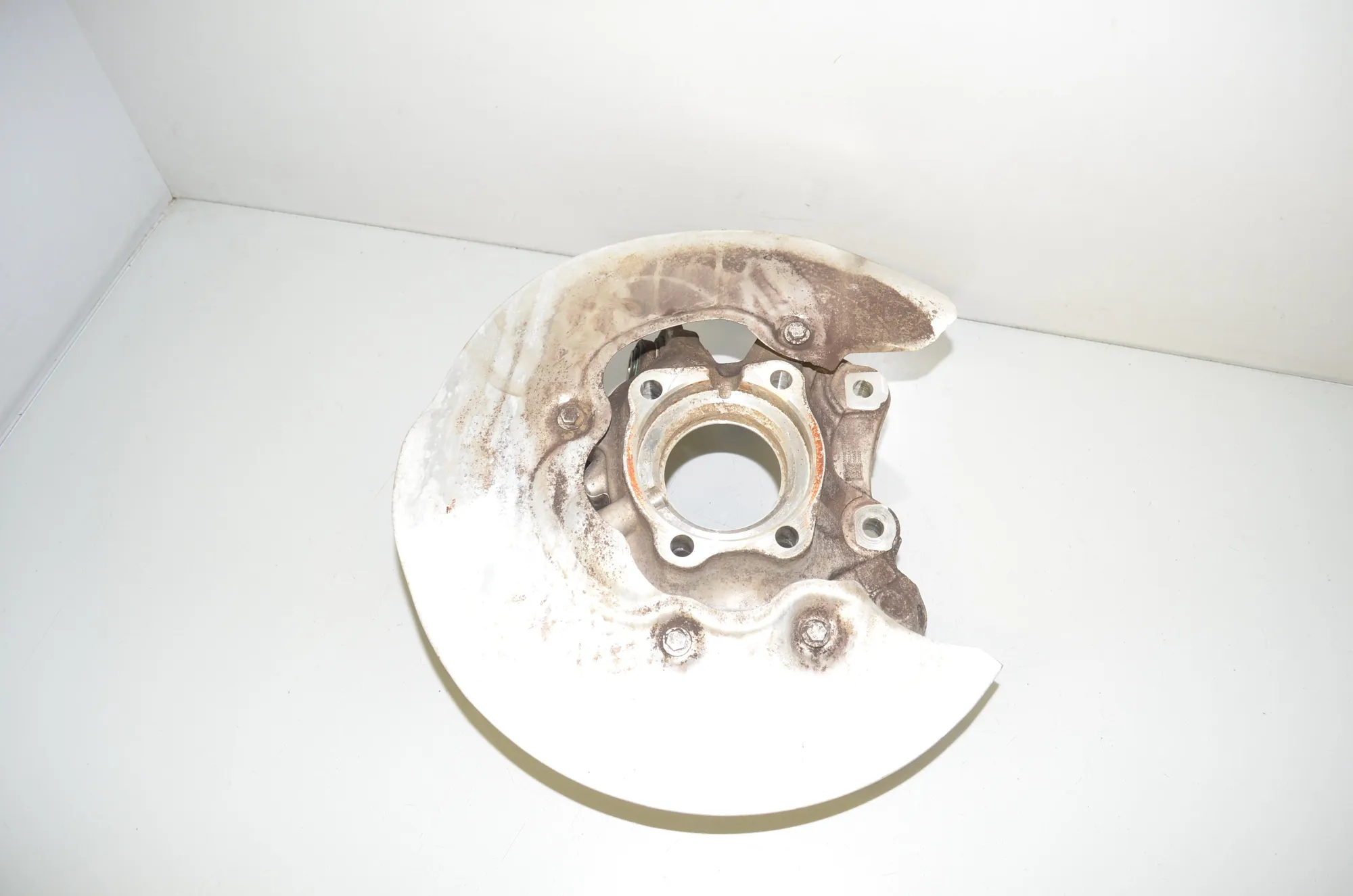 Rear Left Wheel Hub Spindle – OEM 6898479 · BMW 3 Touring (G21) (2019 - -) 330 e Plug-in-Hybrid 2020 – 2