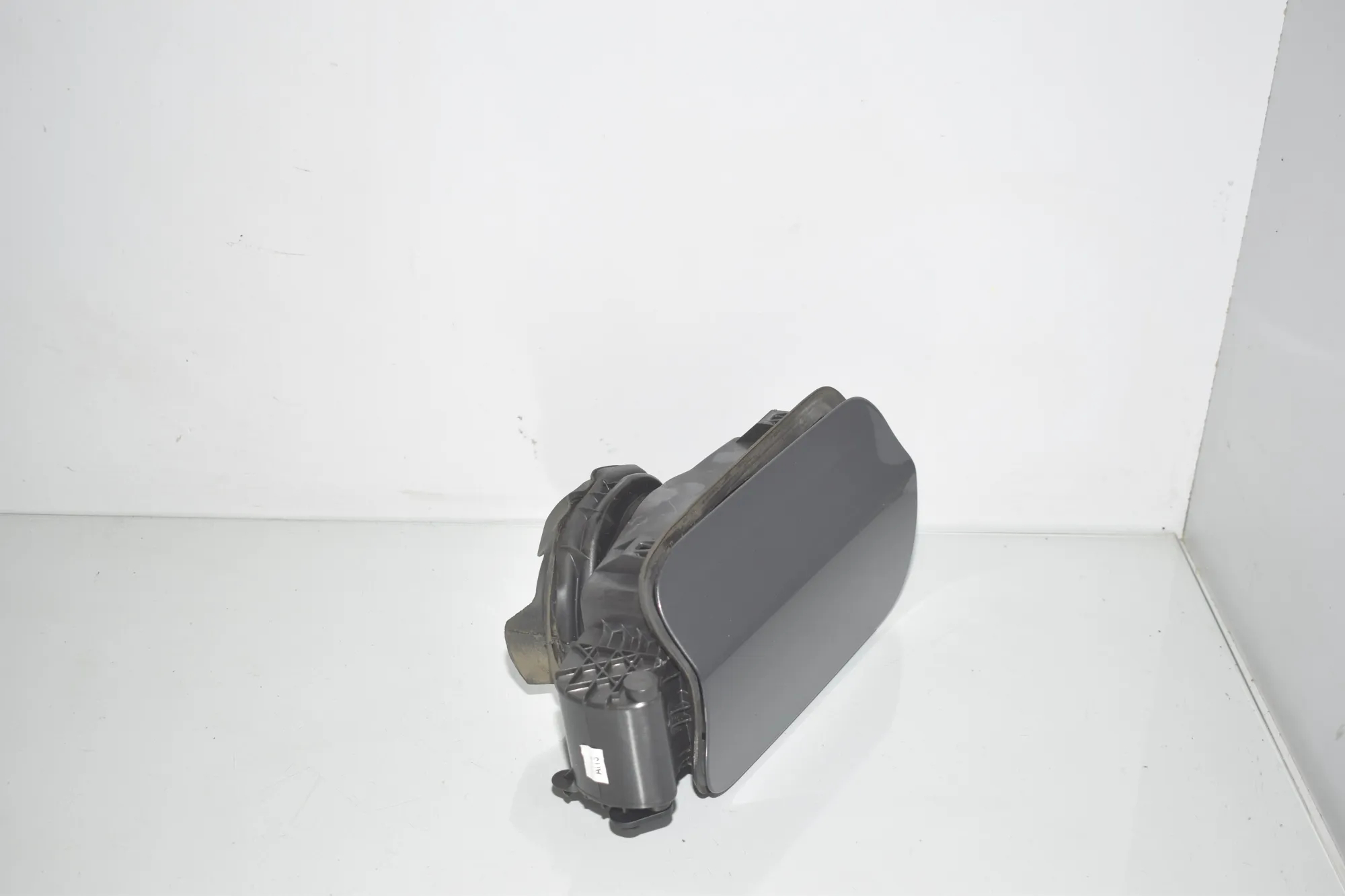 Fuel Tank Flap Cap – OEM 7206558 · BMW 5 Touring (F11) 530 d 2013 – 3
