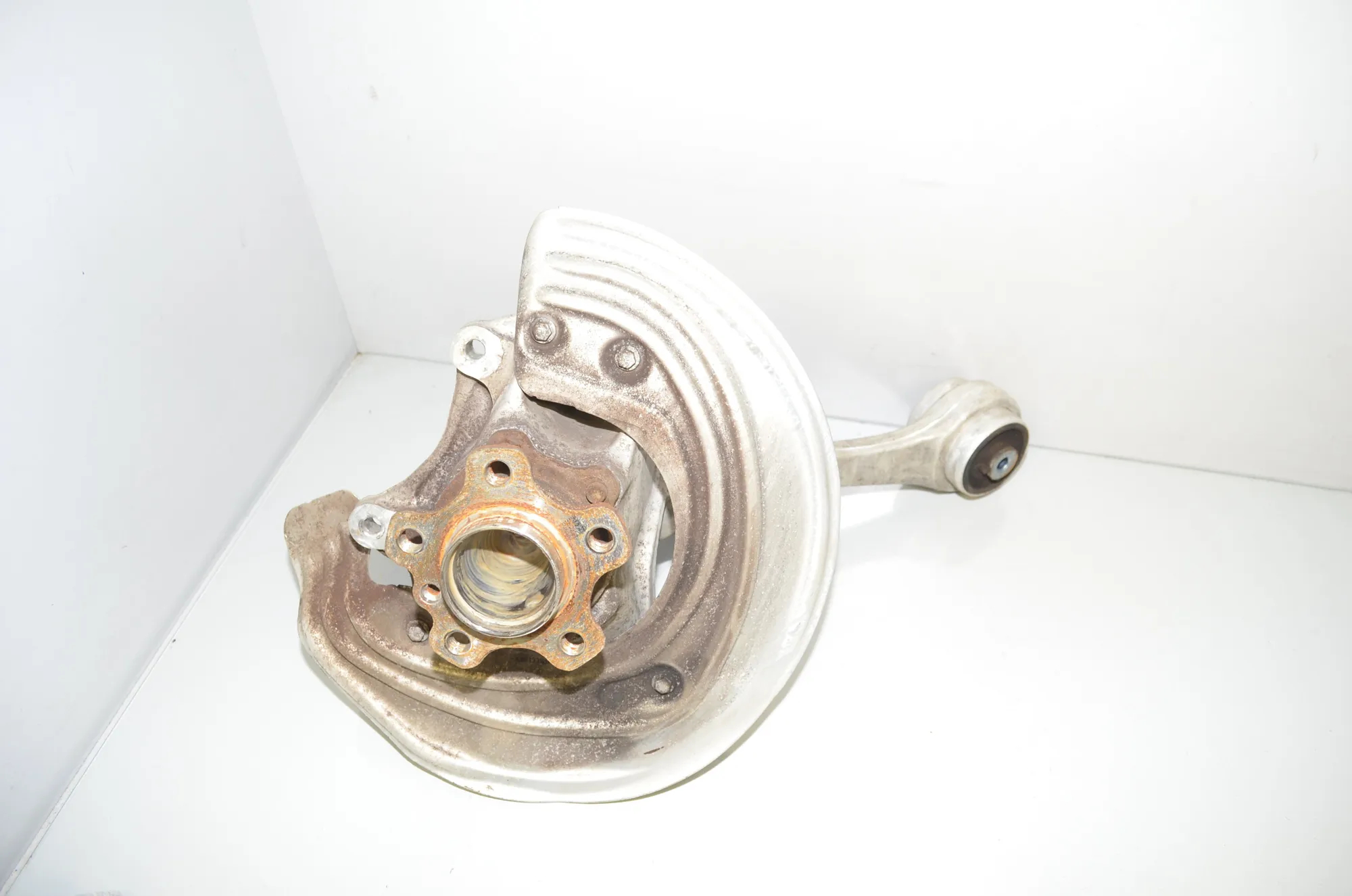 Front Right Wheel Hub – OEM 6878610 · BMW 3 Touring (G21) (2019 - -) 330 e Plug-in-Hybrid 2020