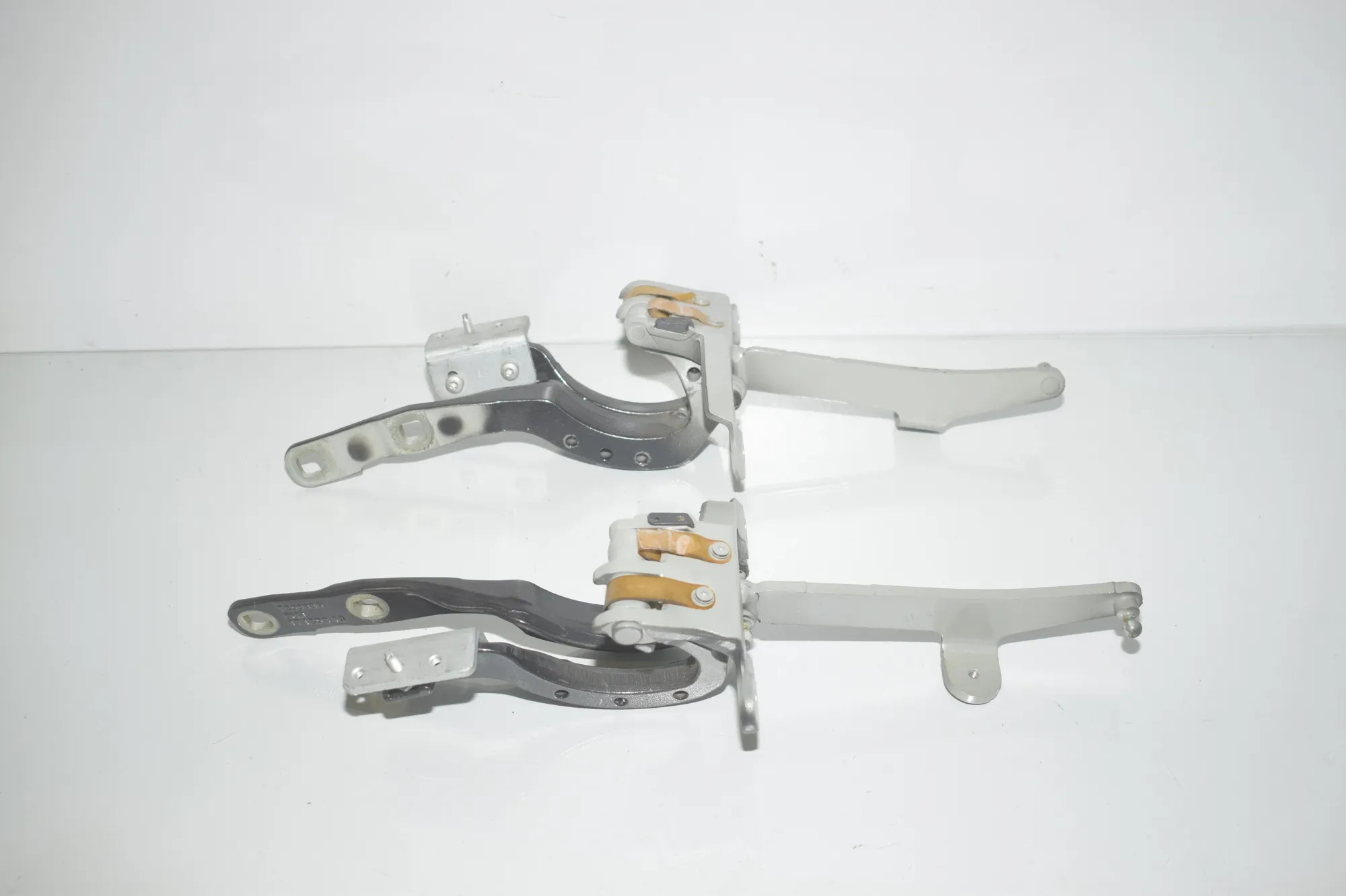 Left Side Bootlid Hinge – OEM 7206639 · BMW 5 Touring (F11) 530 d 2013 – 4