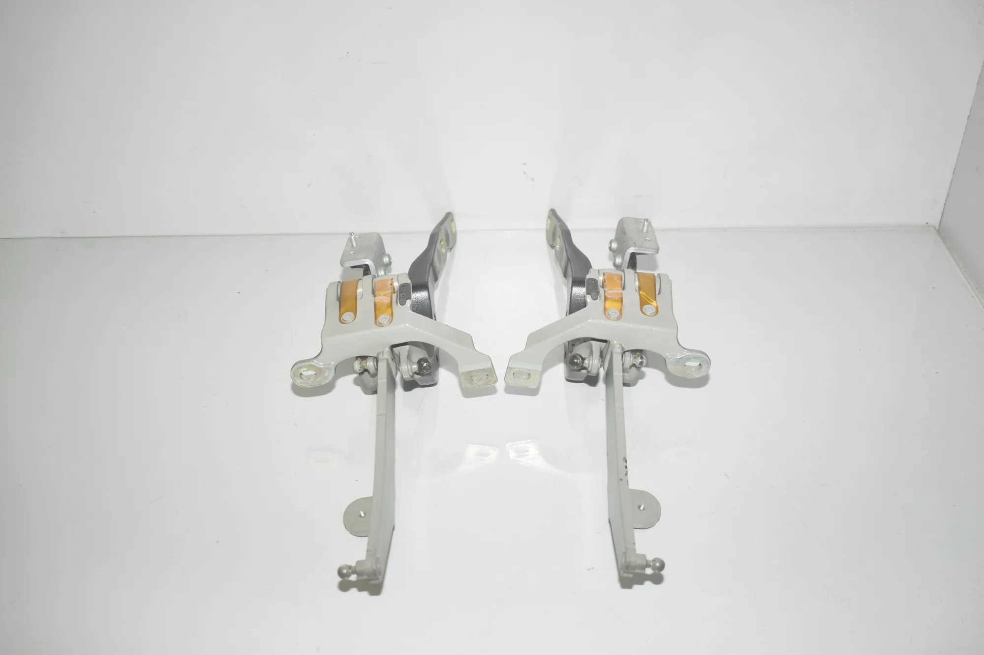 Left Side Bootlid Hinge – OEM 7206639 · BMW 5 Touring (F11) 530 d 2013 – 2