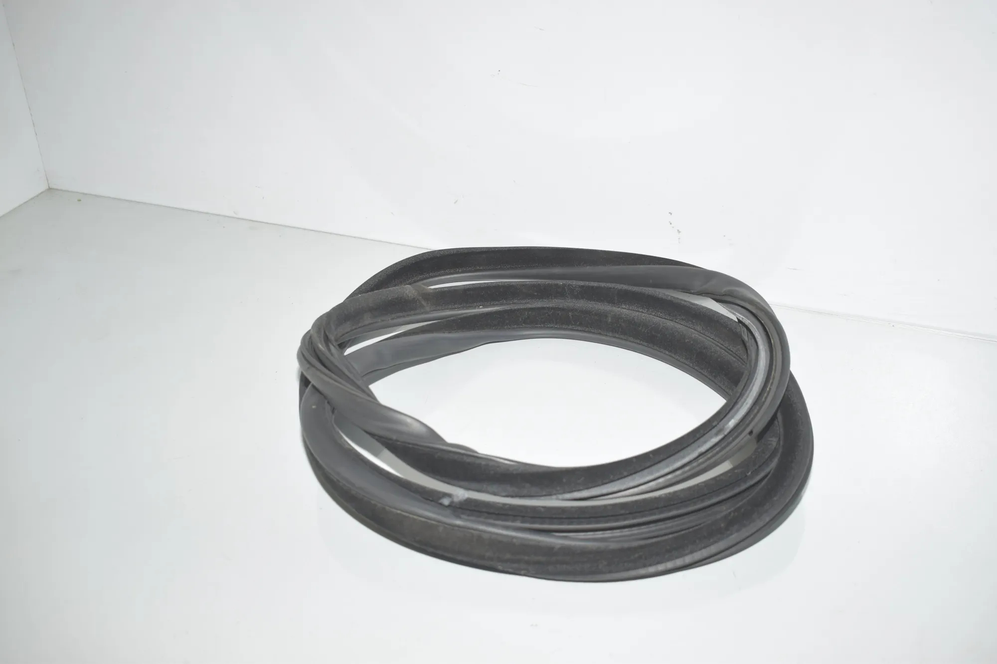 Rear Left Door Seal Rubber – OEM 7199770 · BMW 5 Touring (F11) 530 d 2013 – 4