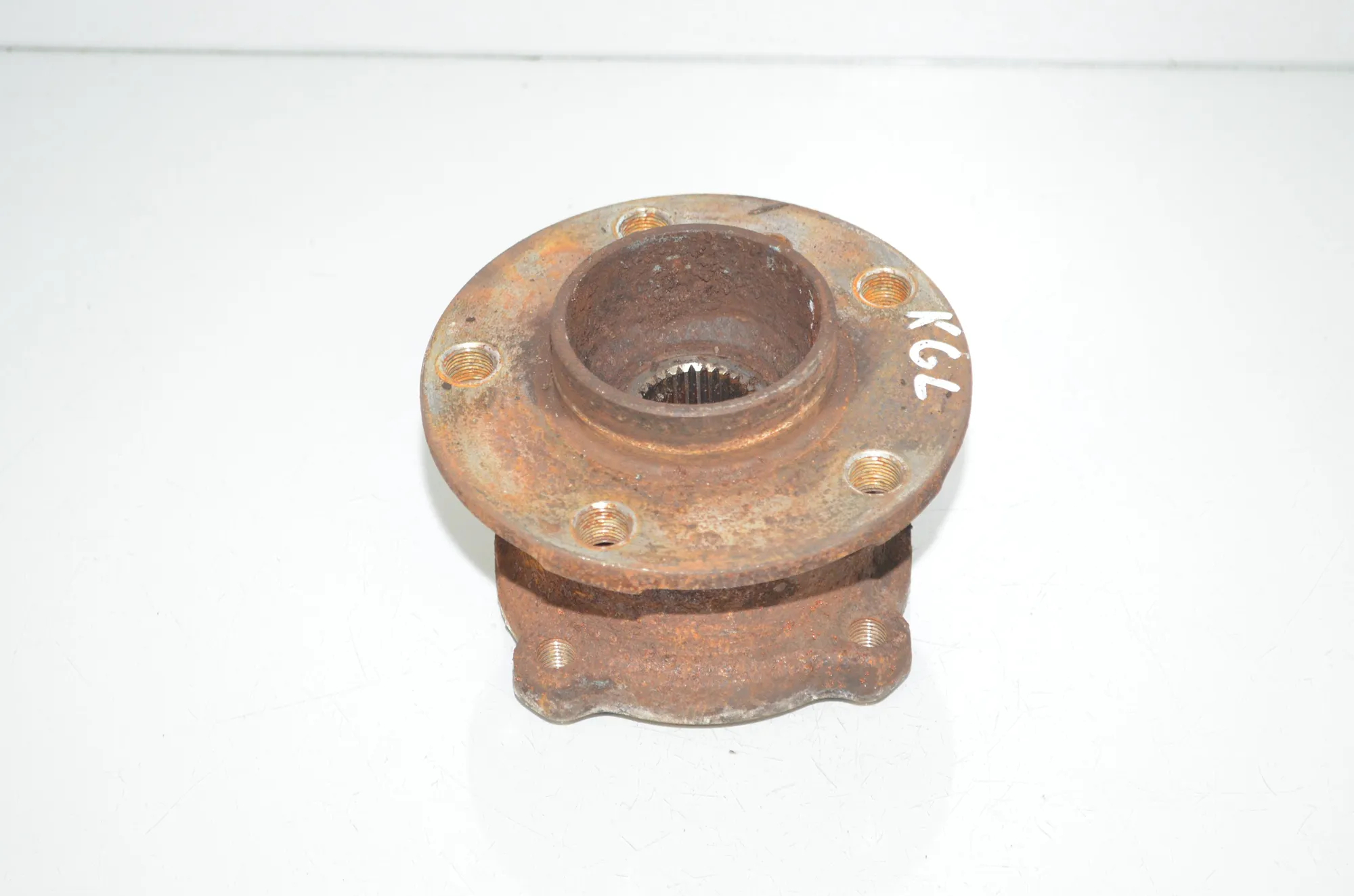 Rear Left Wheel Bearing – OEM 6867811 · BMW X5 (F15, F85) M 50 d 2017 – 2