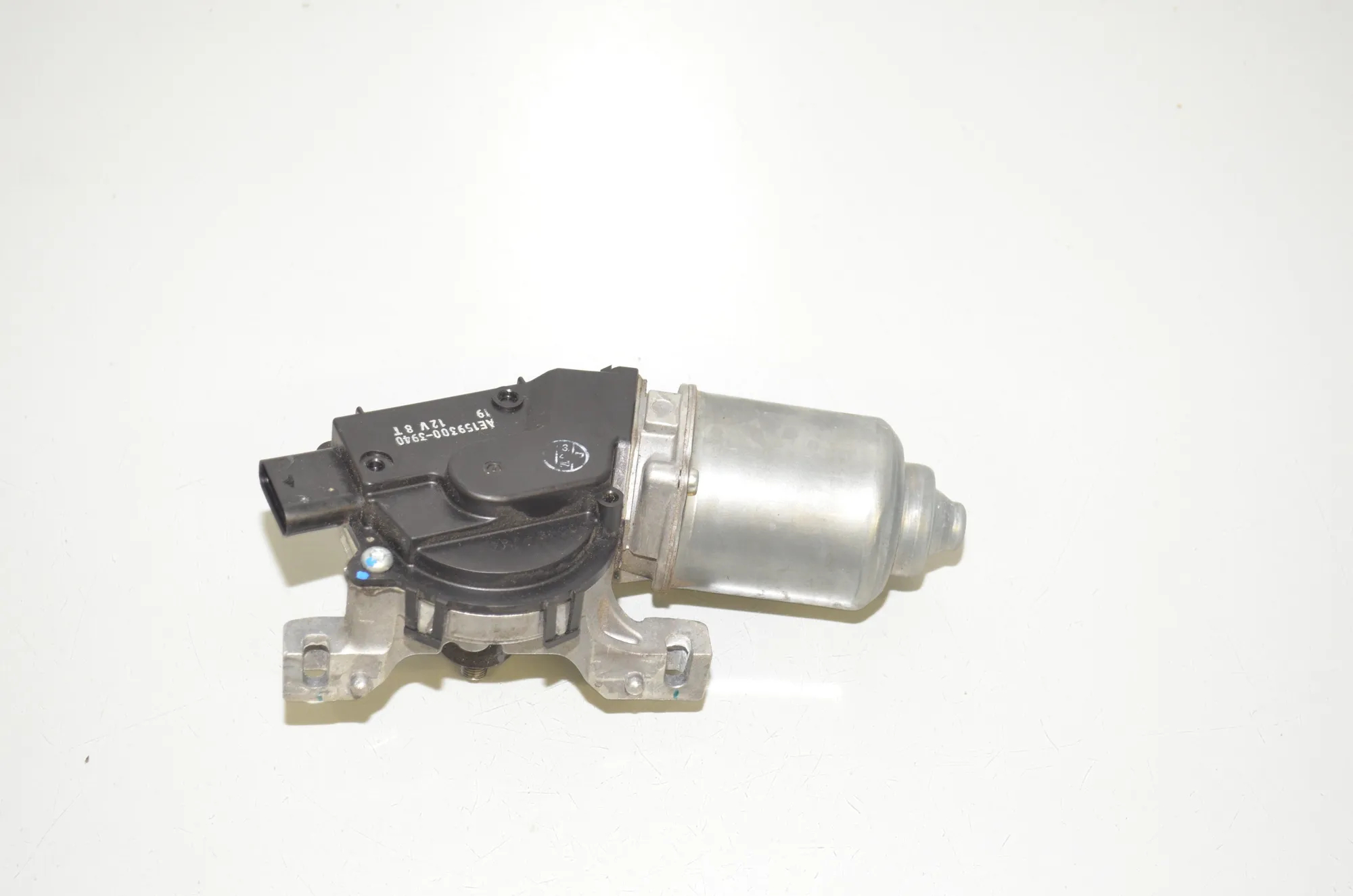 Front Windshield Wiper Mechanism Motor – OEM 7292653 · BMW X5 (F15, F85) M 50 d 2017 – 2