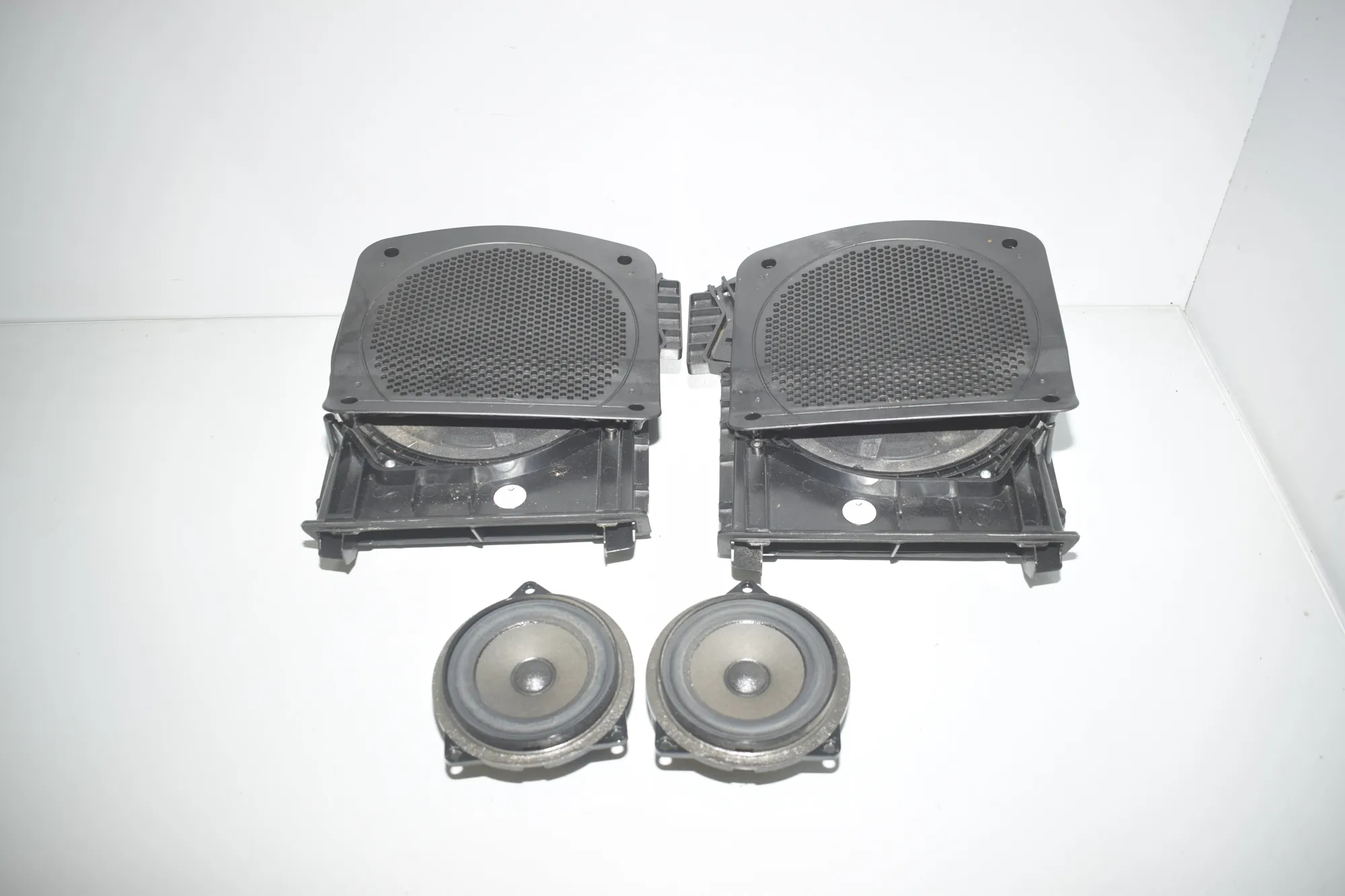 Front Right Door Speaker – OEM 9169692 · BMW 5 Touring (F11) 530 d 2013 – 2