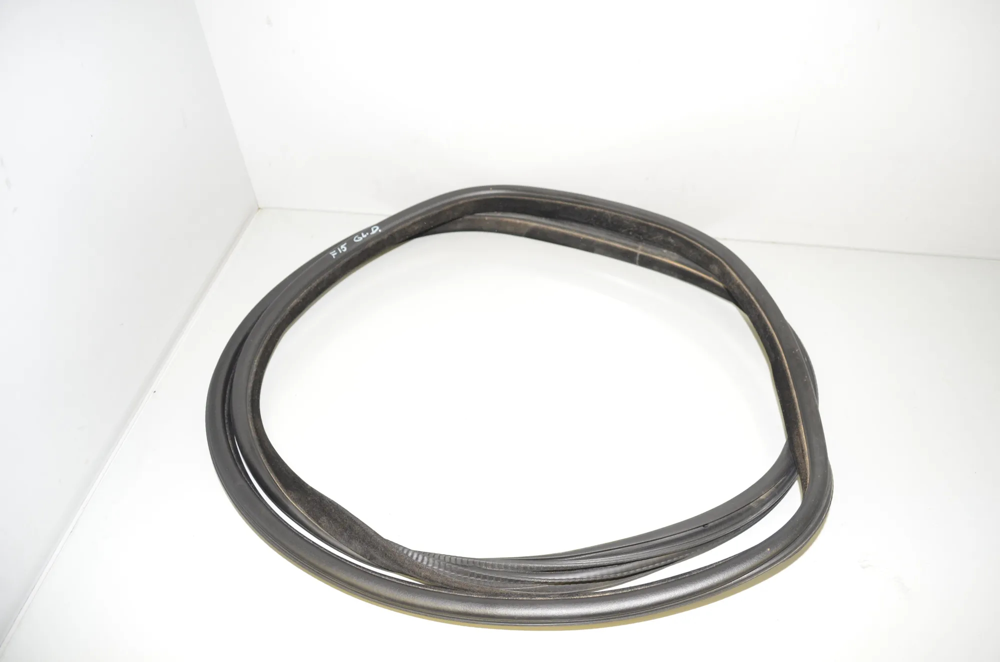 Rear Right Door Seal Rubber – OEM 7289689 · BMW X5 (F15, F85) M 50 d 2017
