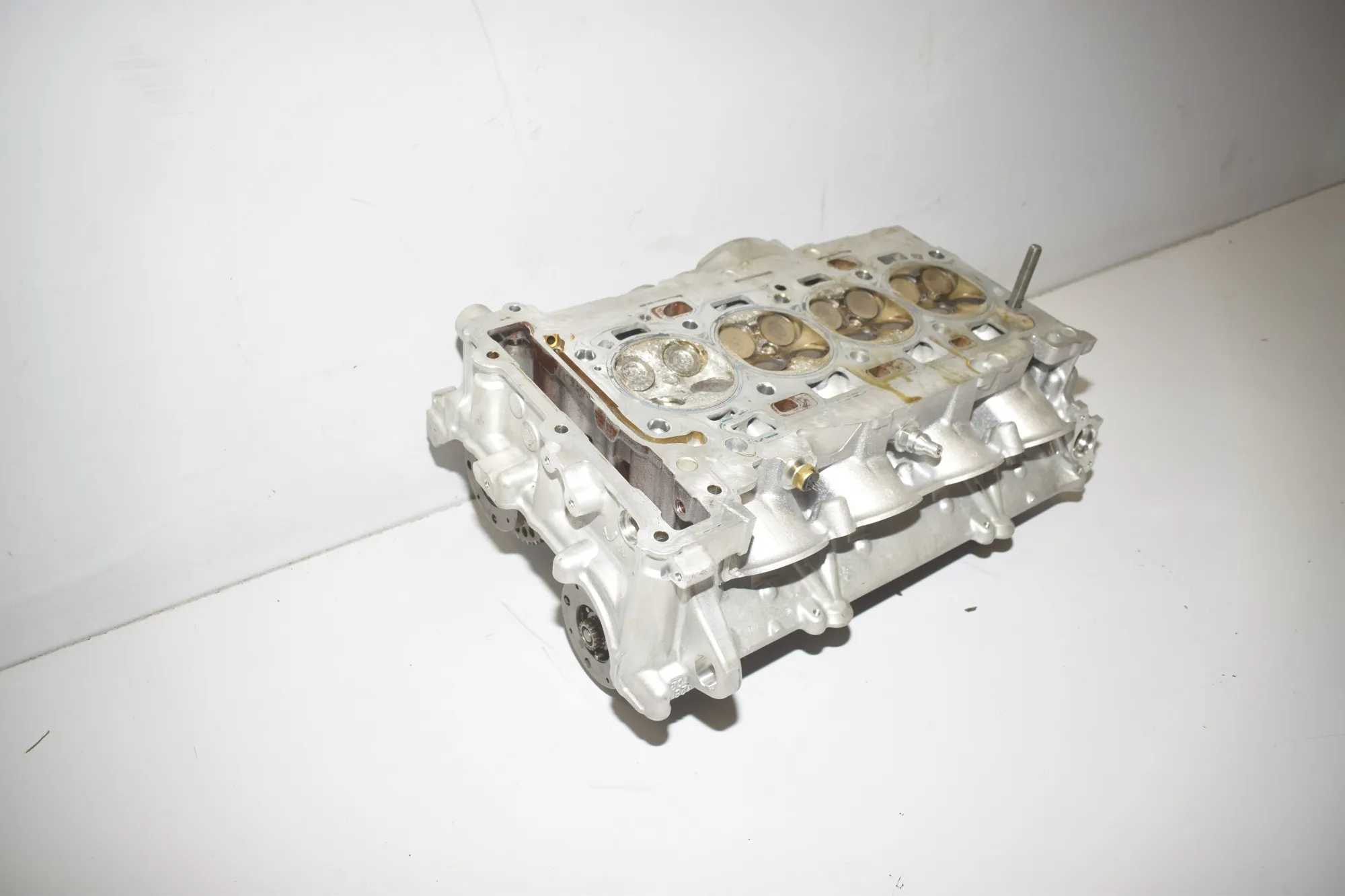 Engine Cylinder Head – OEM 9470255 · BMW 3 Touring (G21) BMW 3 Touring (G21) 330 e Plug-in-Hybrid 2020 – 3