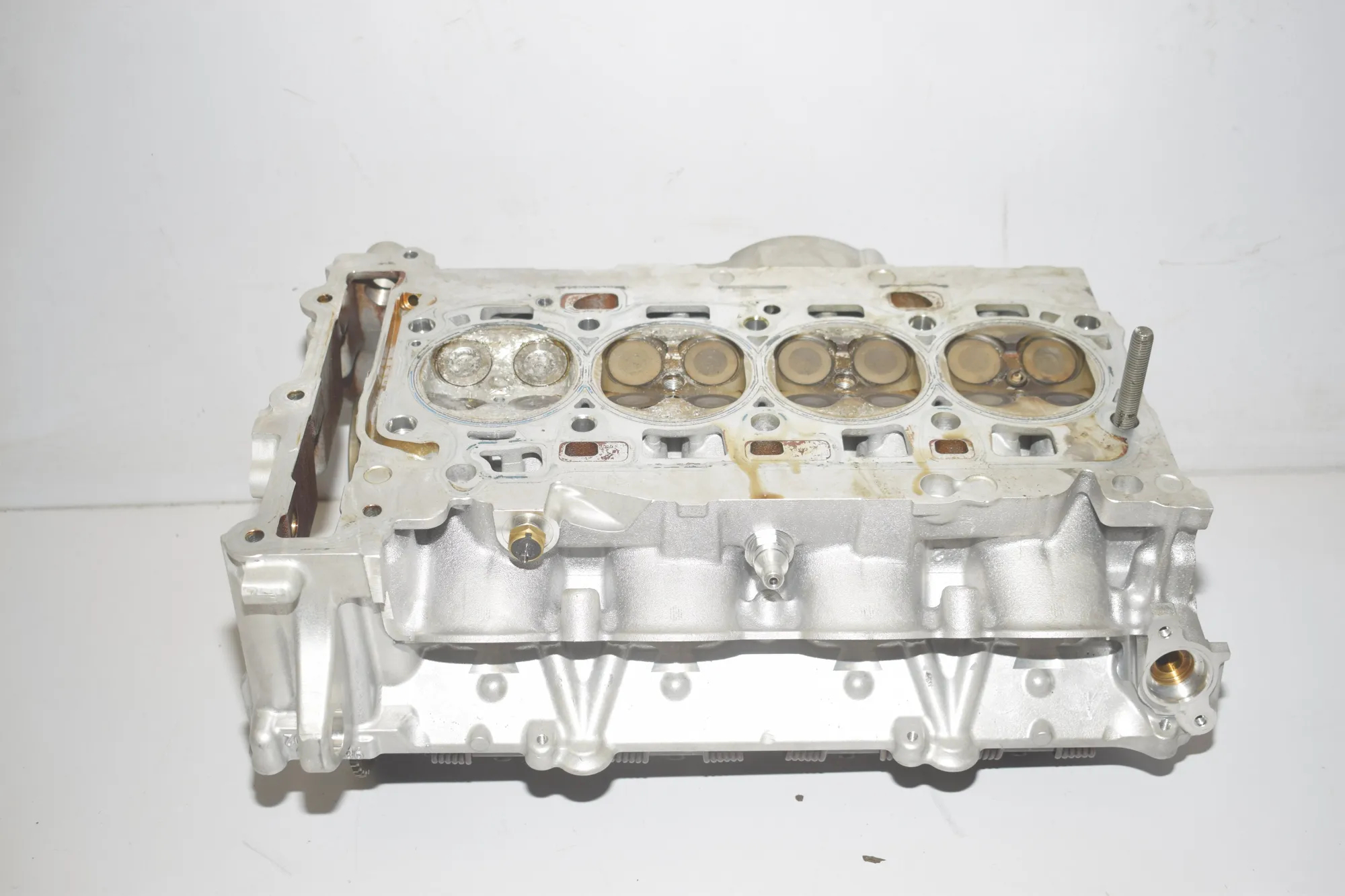 Engine Cylinder Head – OEM 9470255 · BMW 3 Touring (G21) BMW 3 Touring (G21) 330 e Plug-in-Hybrid 2020 – 2