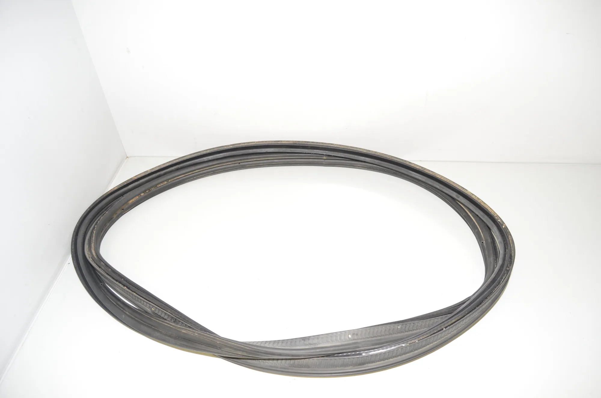 Tailgate Rubber Seal – OEM 7385847 · BMW X5 (F15, F85) M 50 d 2017