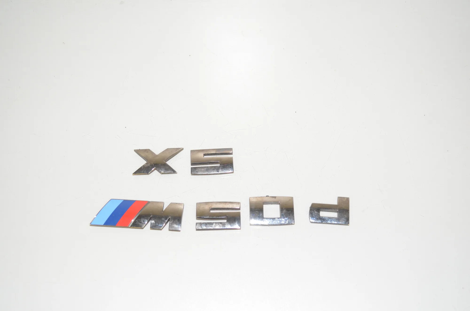 Car Manufacturer Badge Emblem – OEM 8059011 · BMW X5 (F15, F85) M 50 d 2017 – 2