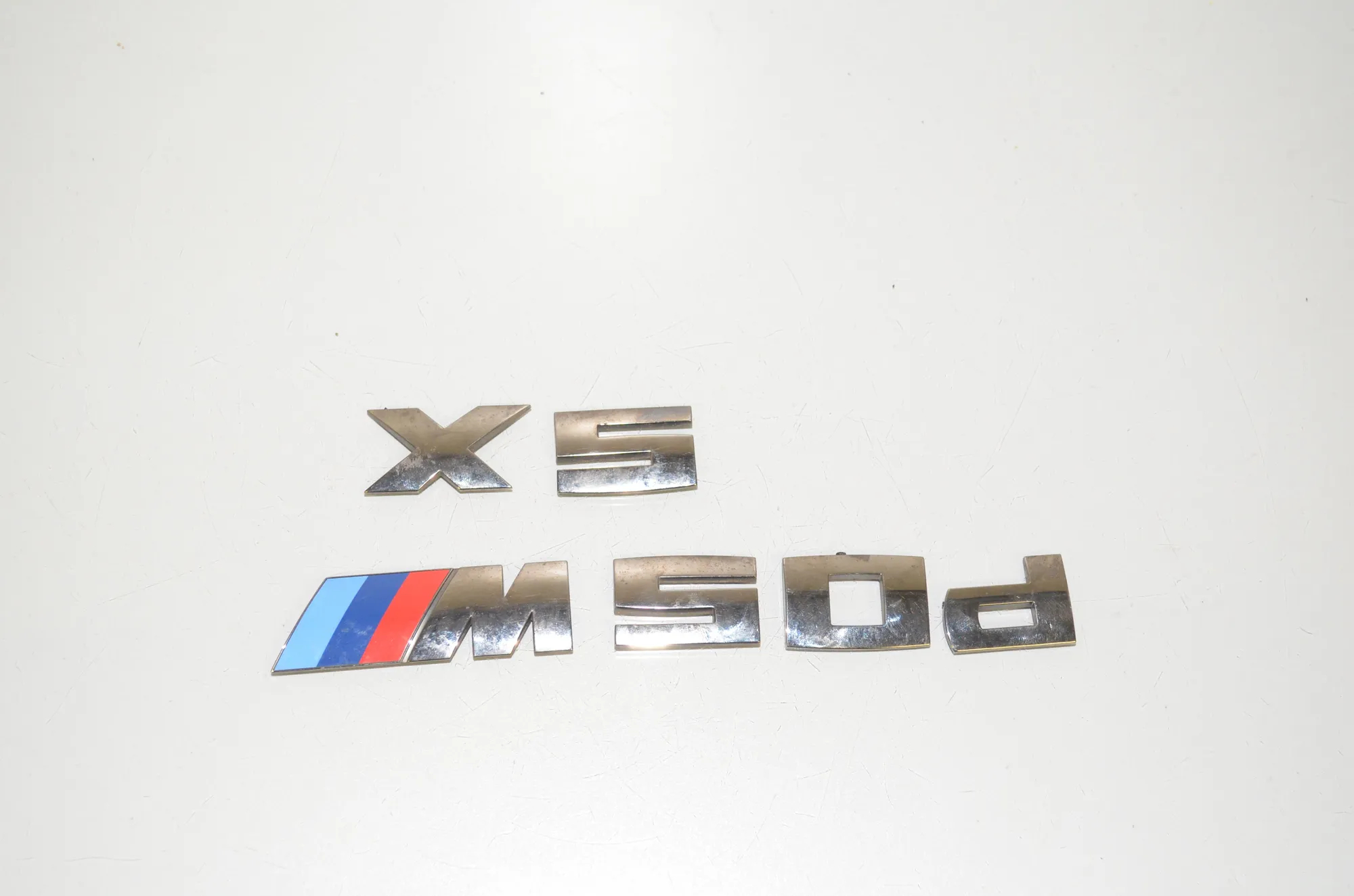 Car Manufacturer Badge Emblem – OEM 8059011 · BMW X5 (F15, F85) M 50 d 2017