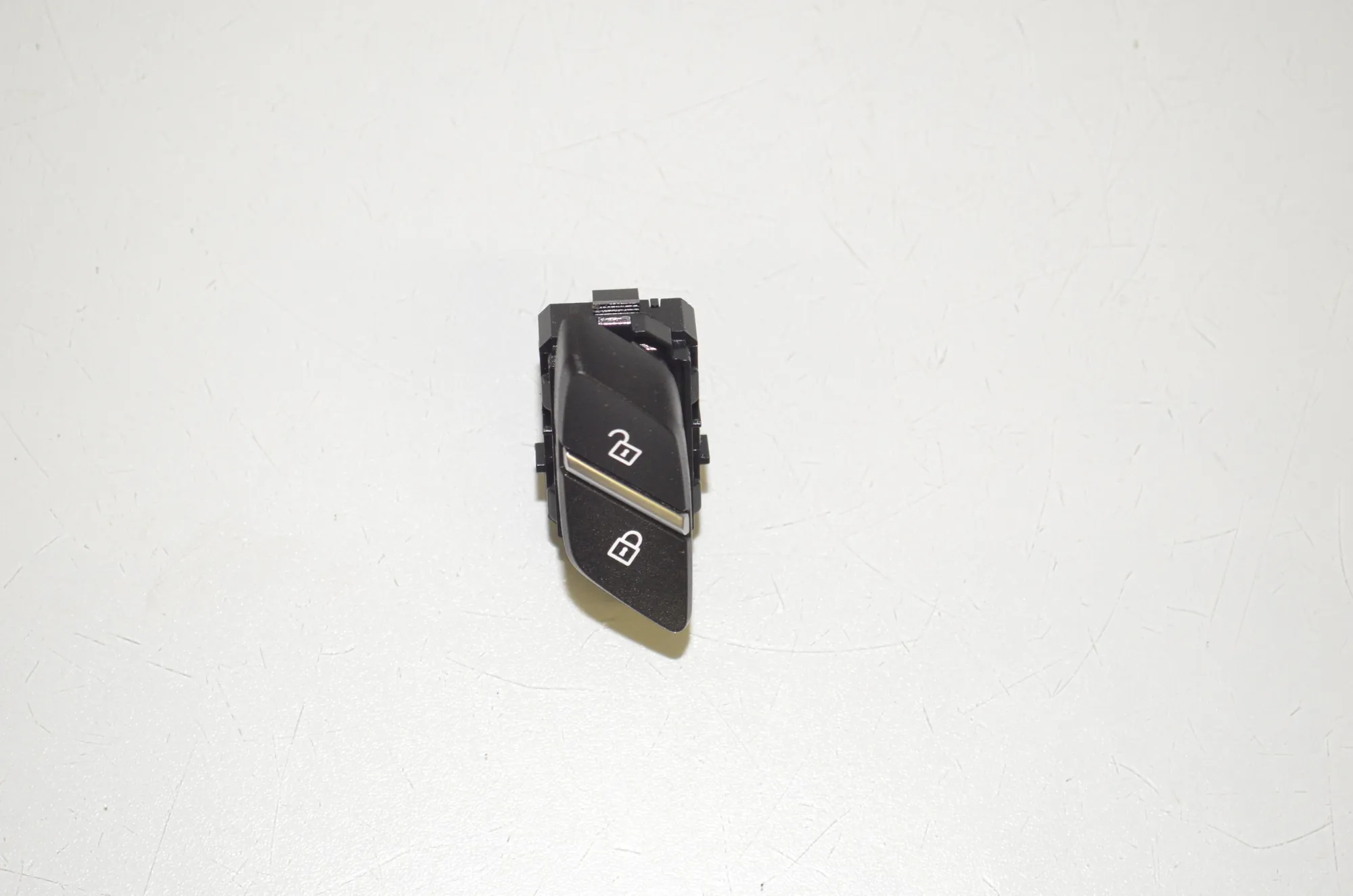 Central Locking Switch – OEM 6801352 · BMW X5 (F15, F85) M 50 d 2017