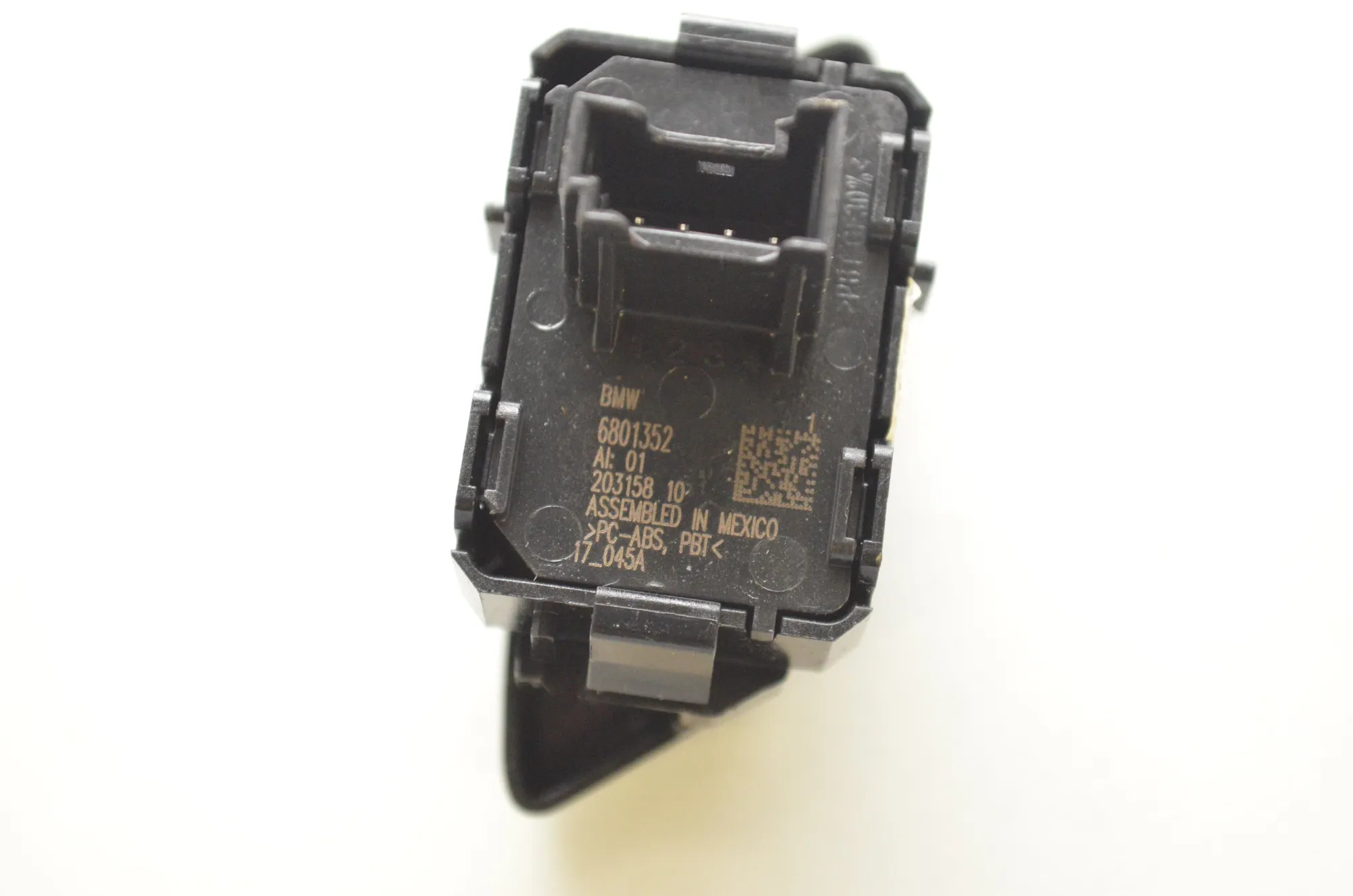 Central Locking Switch – OEM 6801352 · BMW X5 (F15, F85) M 50 d 2017 – 6