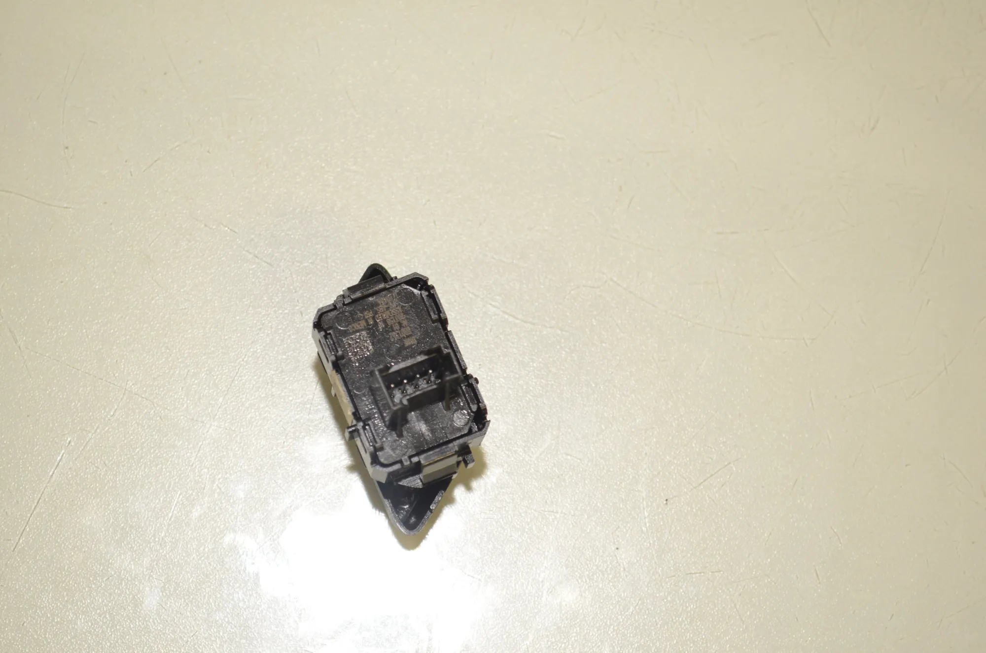 Central Locking Switch – OEM 6801352 · BMW X5 (F15, F85) M 50 d 2017 – 5