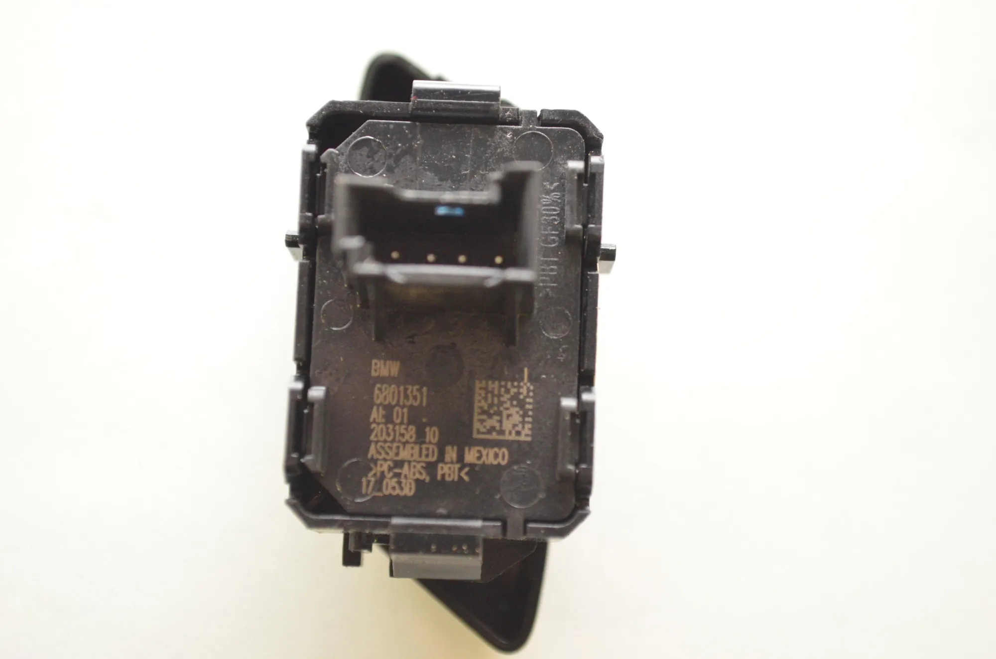 Central Locking Switch – OEM 6801351 · BMW X5 (F15, F85) M 50 d 2017 – 5