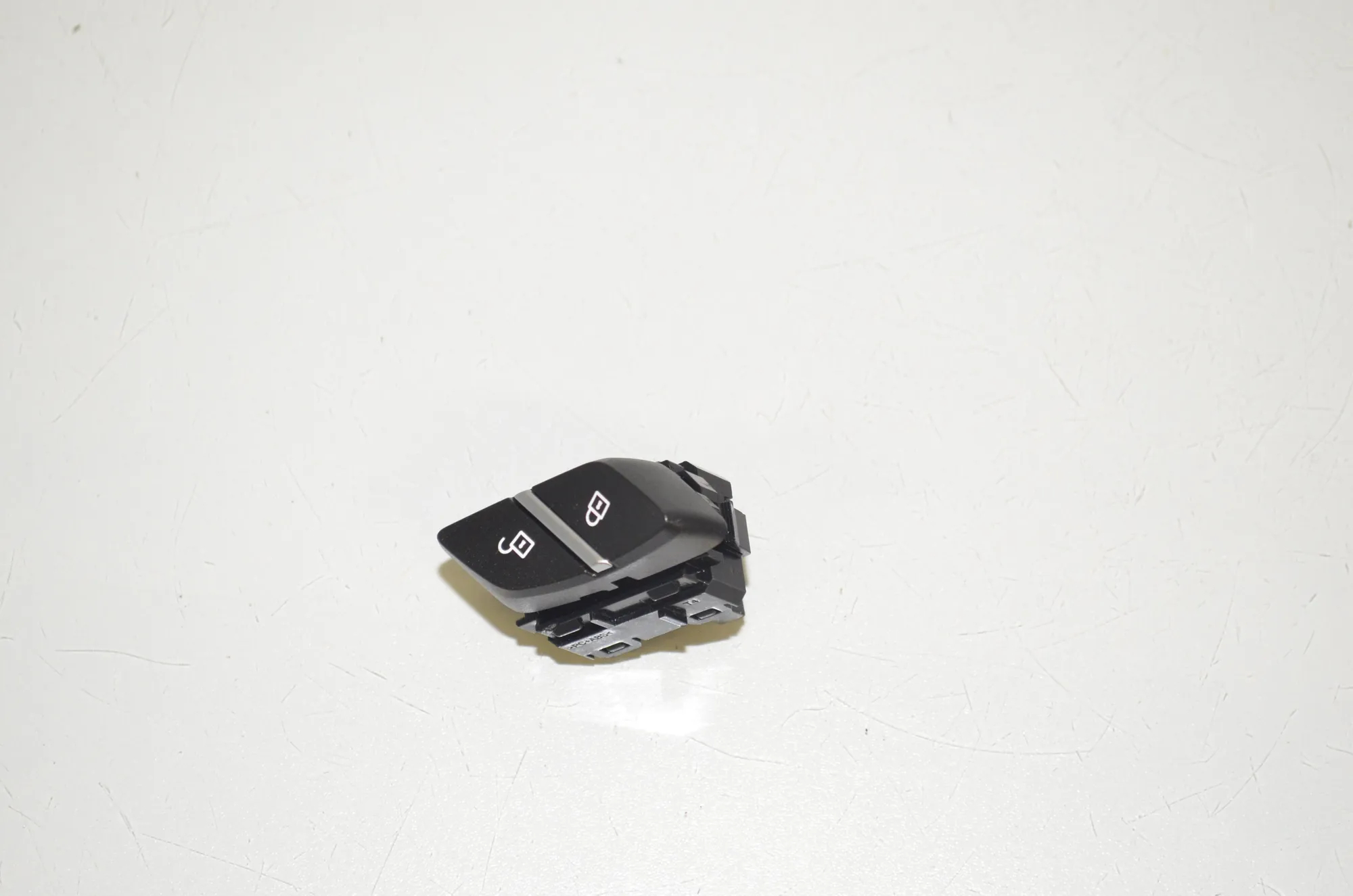 Central Locking Switch – OEM 6801351 · BMW X5 (F15, F85) M 50 d 2017 – 2