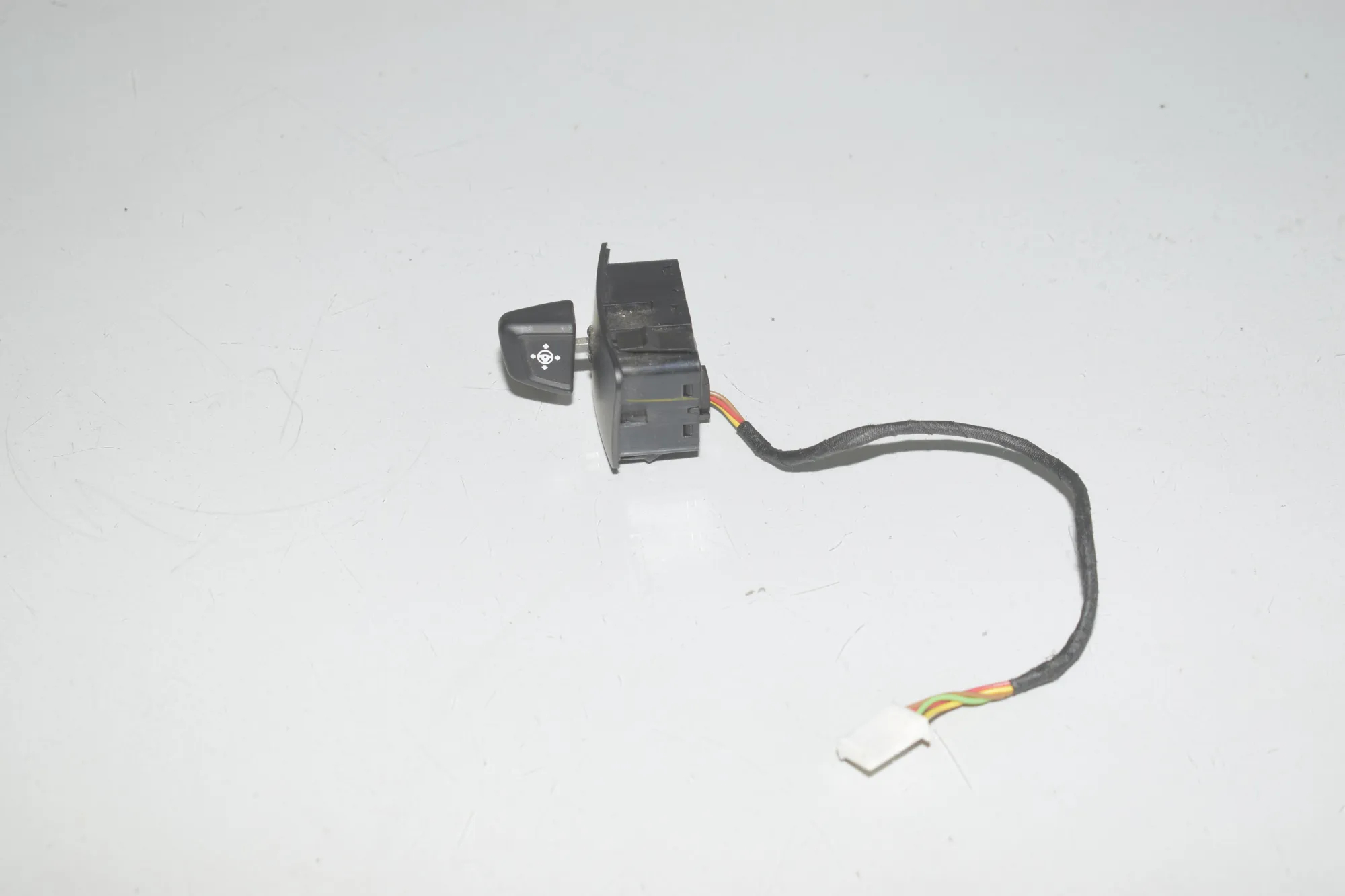 Steering Wheel Adjustment Switch – OEM 9188877 · BMW 5 Touring (F11) 530 d 2013 – 3