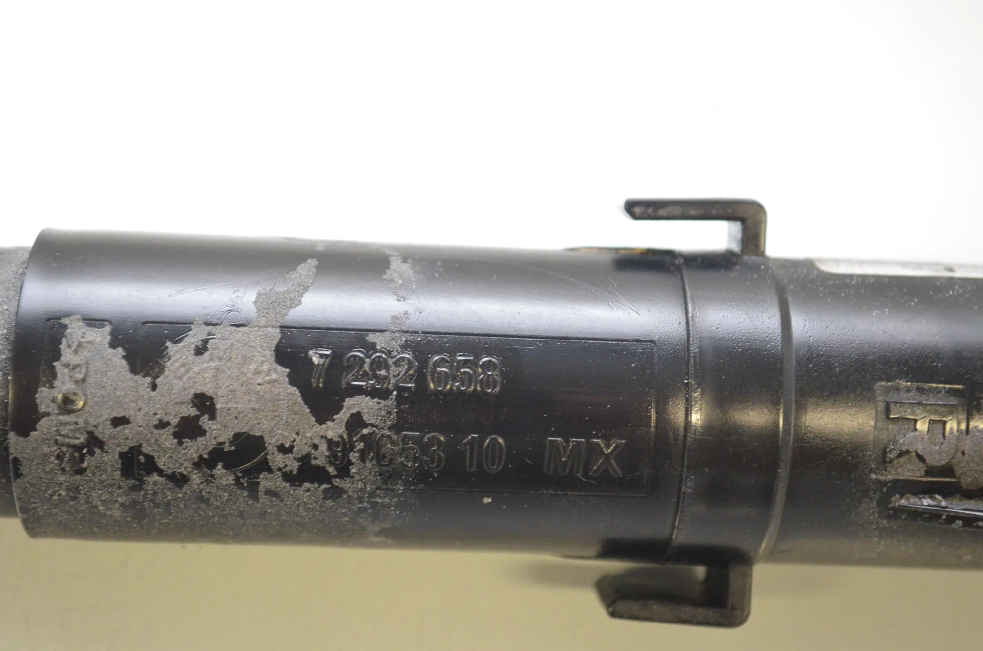 Right Headlight Washer Pump – OEM 7292658 · BMW X5 (F15, F85) M 50 d 2017 – 5