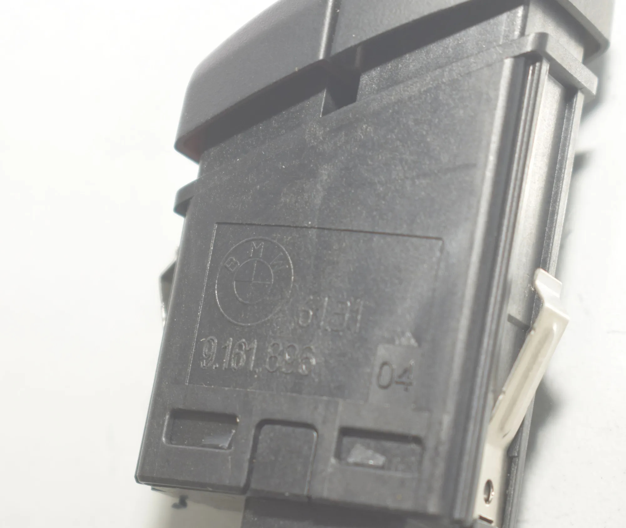 Hazard Button – OEM 9161896 · BMW 5 Touring (F11) 530 d 2013 – 6
