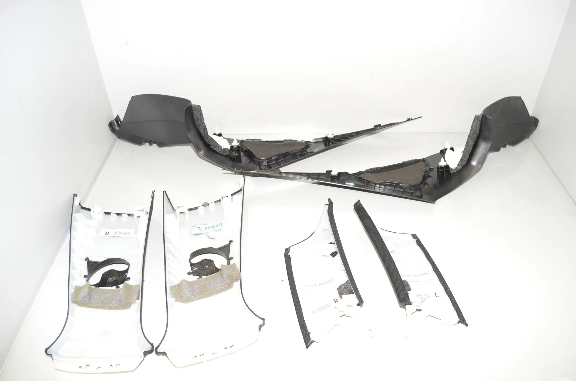 Interior Side Pillars Trim Kit – OEM 7324919 · BMW X6 (F16, F86) xDrive 30 d 2016 – 3