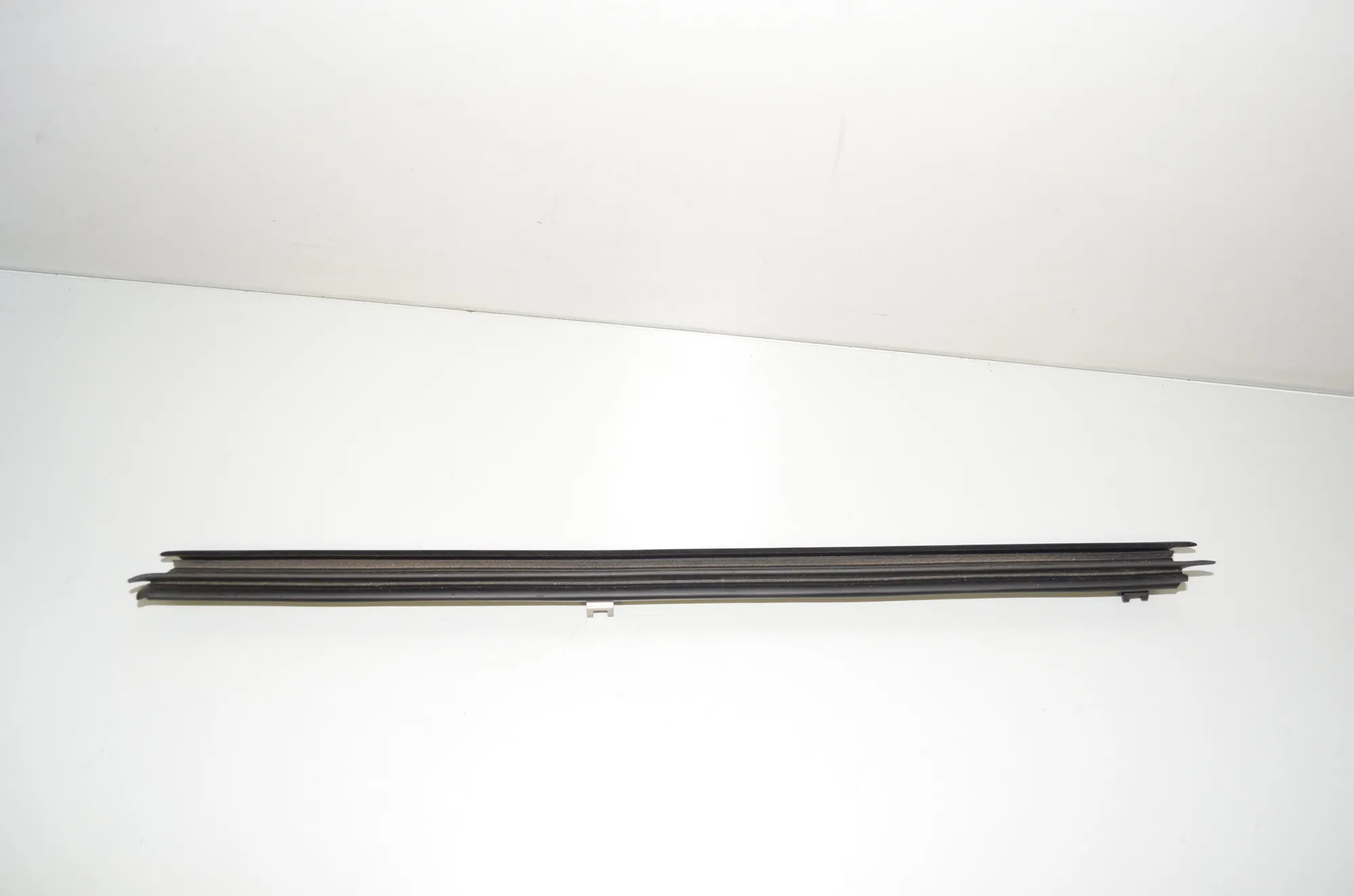 Rear Right Door Window Strip – OEM 7317849 · BMW X6 (F16, F86) xDrive 30 d 2016 – 2