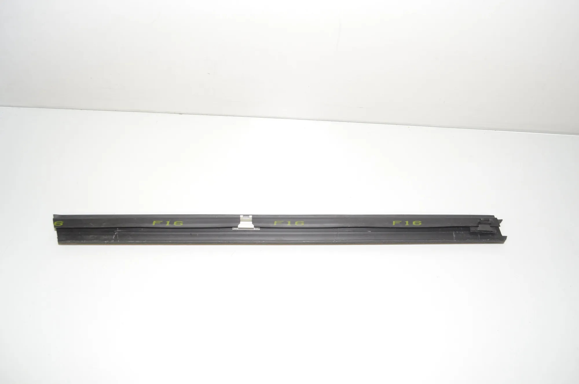 Rear Right Door Window Strip – OEM 7317849 · BMW X6 (F16, F86) xDrive 30 d 2016 – 3