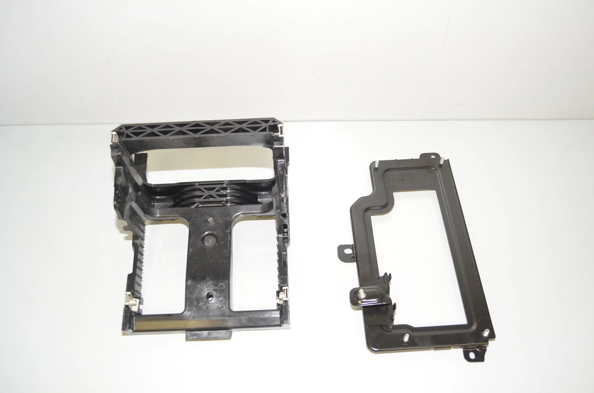 Bracket – OEM 9267954 · BMW X6 (F16, F86) xDrive 30 d 2016