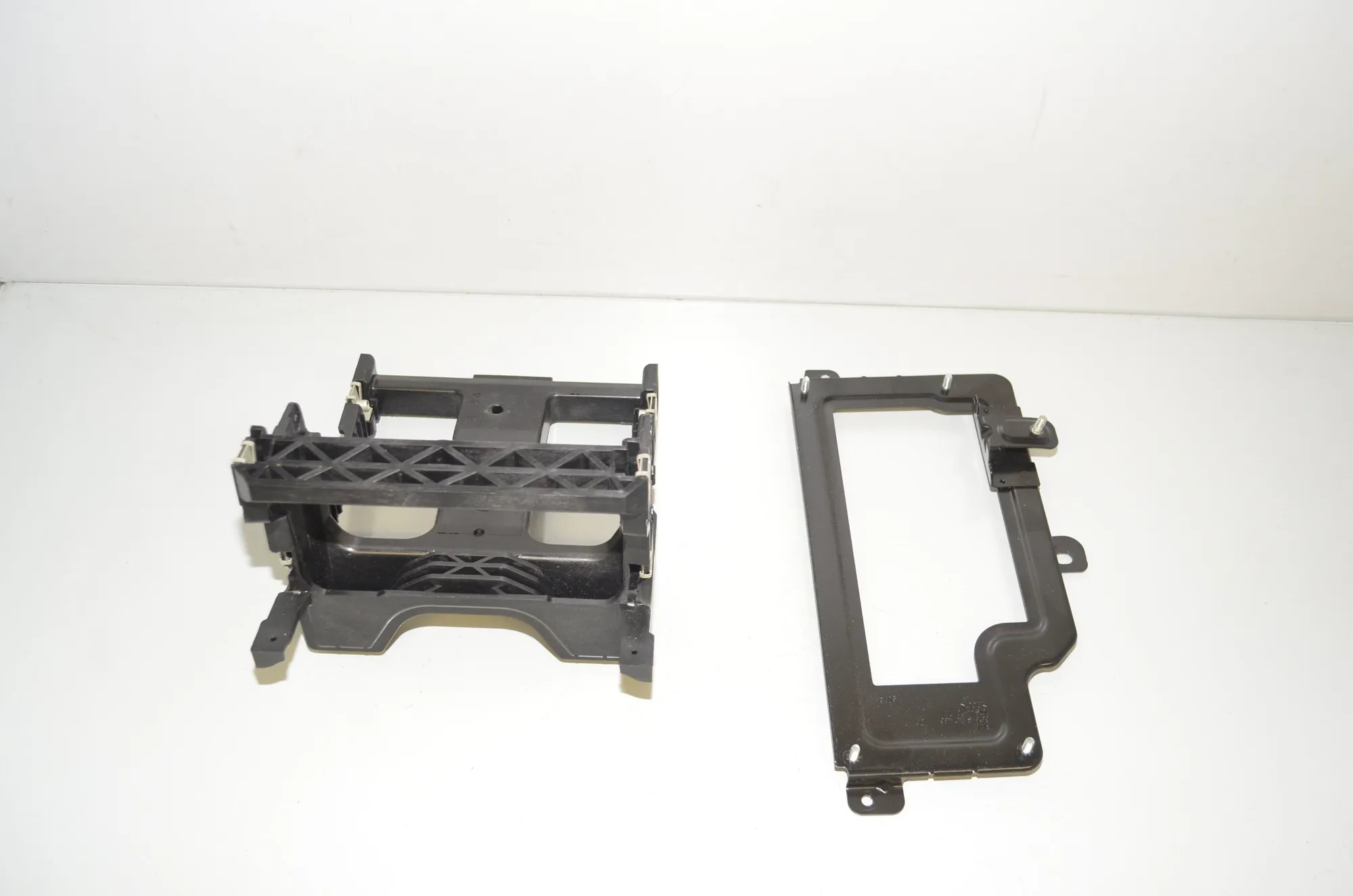 Bracket – OEM 9267954 · BMW X6 (F16, F86) xDrive 30 d 2016 – 2