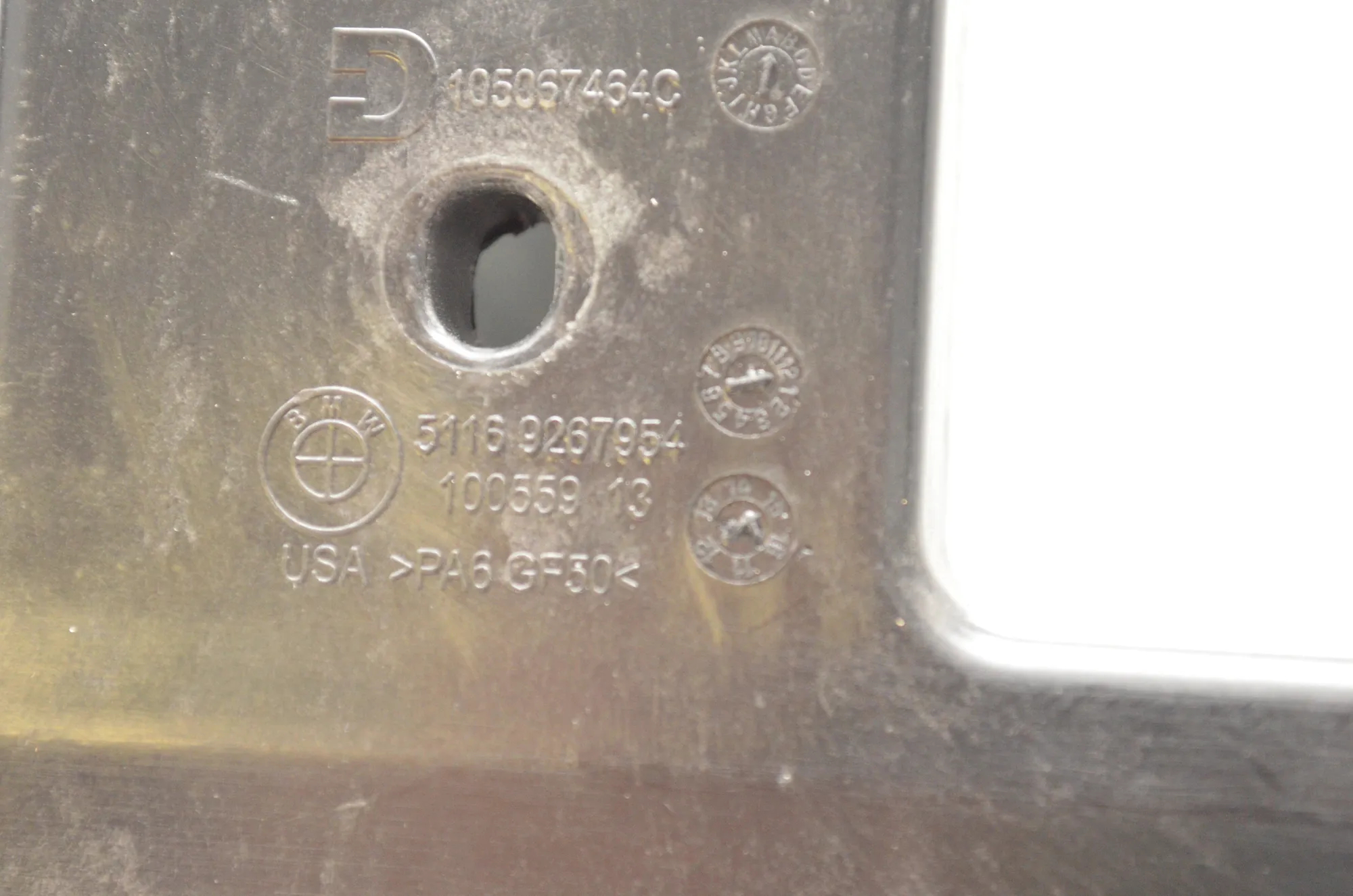 Bracket – OEM 9267954 · BMW X6 (F16, F86) xDrive 30 d 2016 – 5