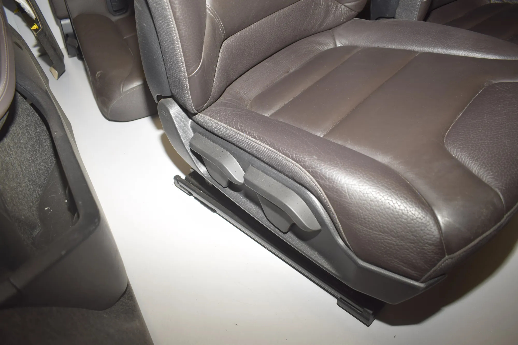 Seat set · BMW i3 (I01) Hybrid 2018 – 11