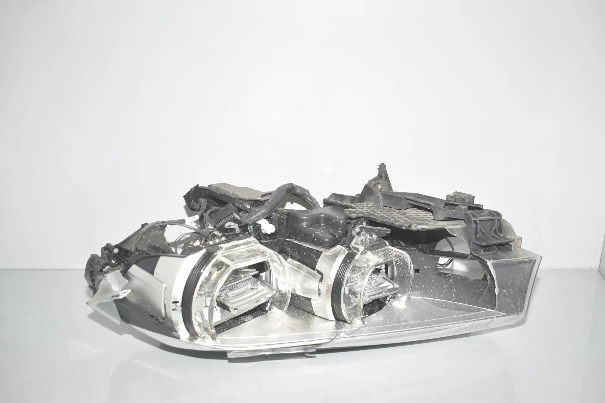 Front Left Headlight – OEM 7442647 · BMW X6 (F16, F86) xDrive 30 d 2016
