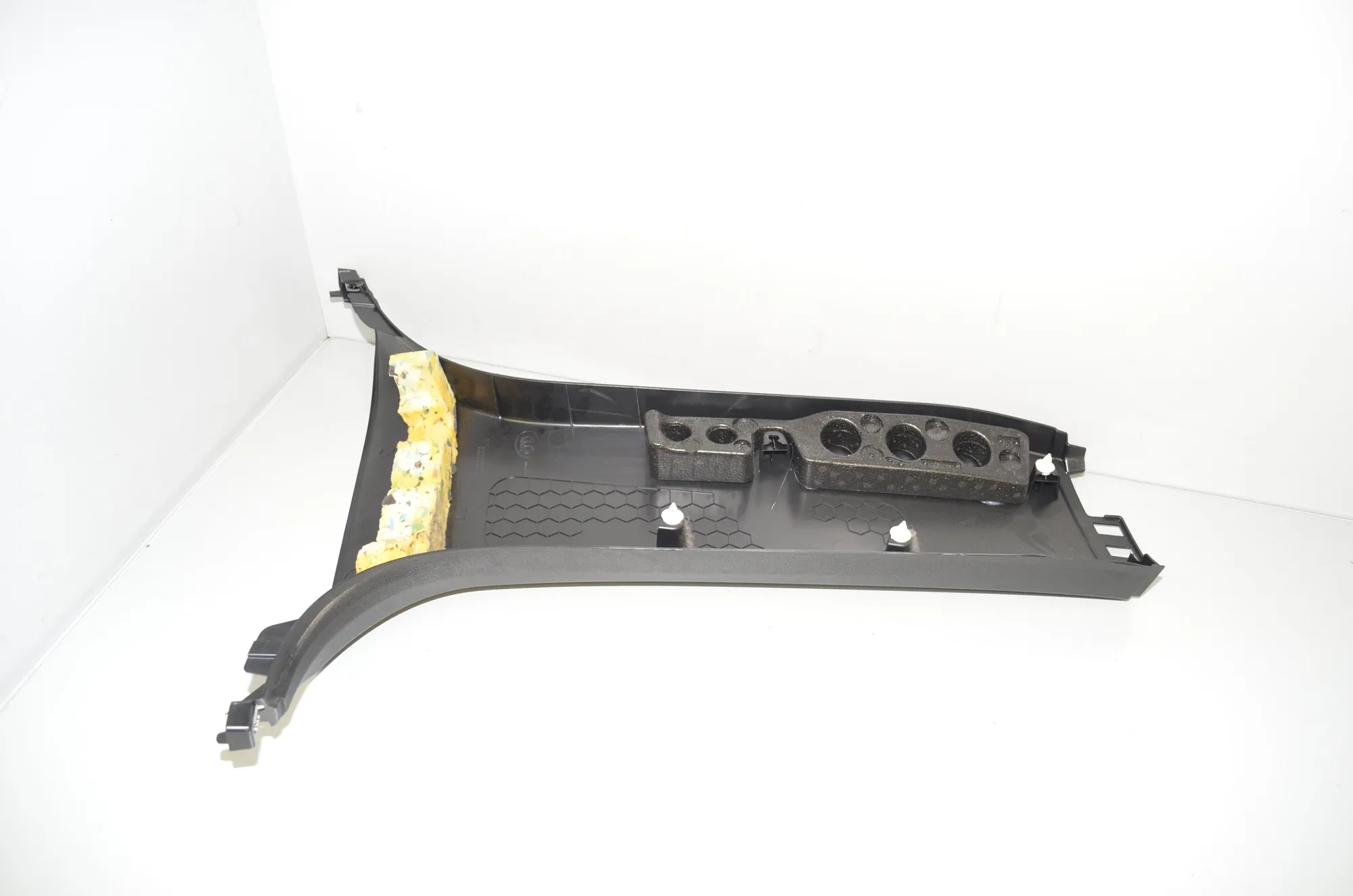 Left Side B Pillar Trim – OEM 7385627 · BMW X6 (F16, F86) xDrive 30 d 2016 – 3