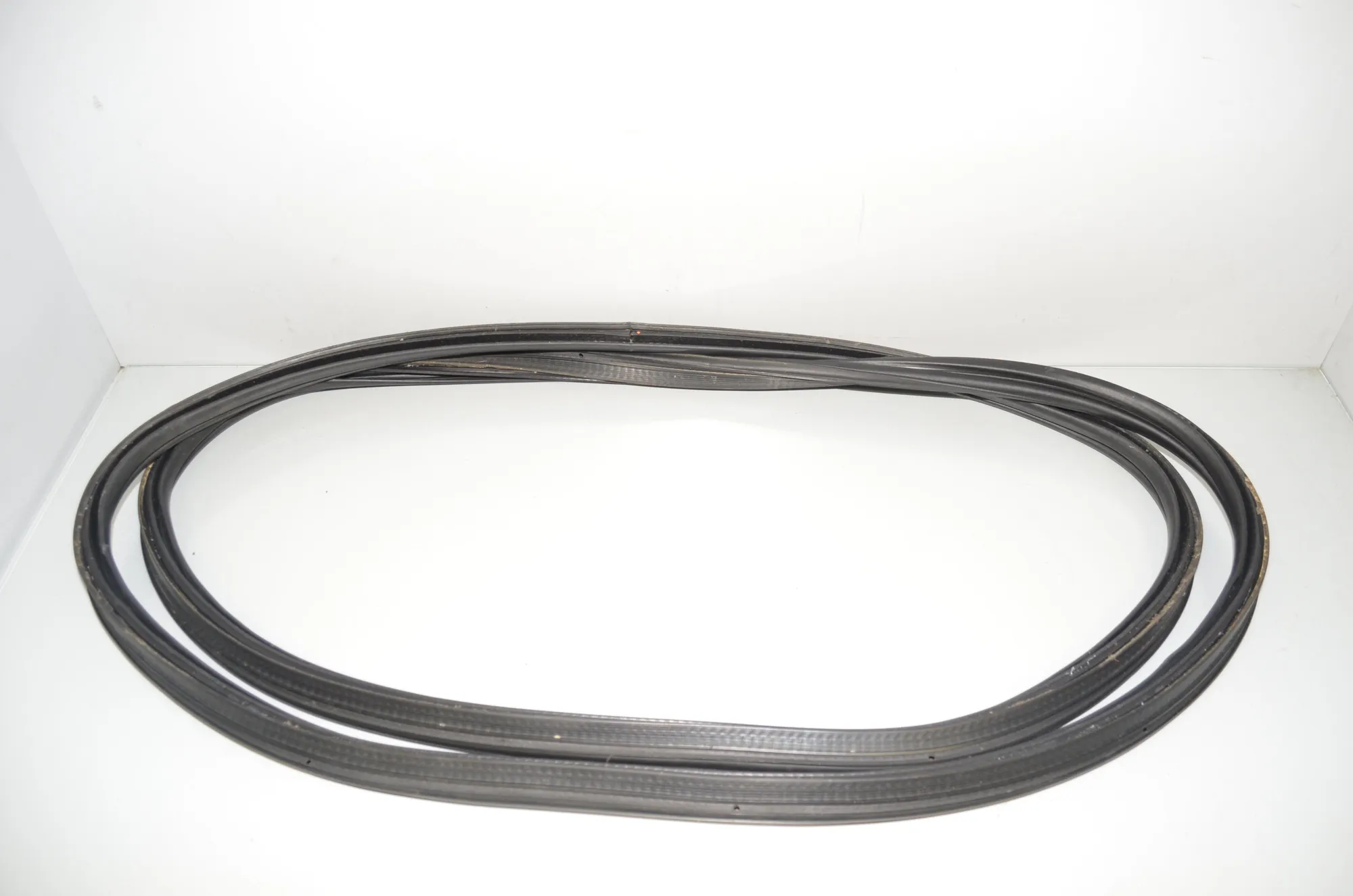Tailgate Rubber Seal – OEM 7454915 · BMW X6 (F16, F86) xDrive 30 d 2016 – 2