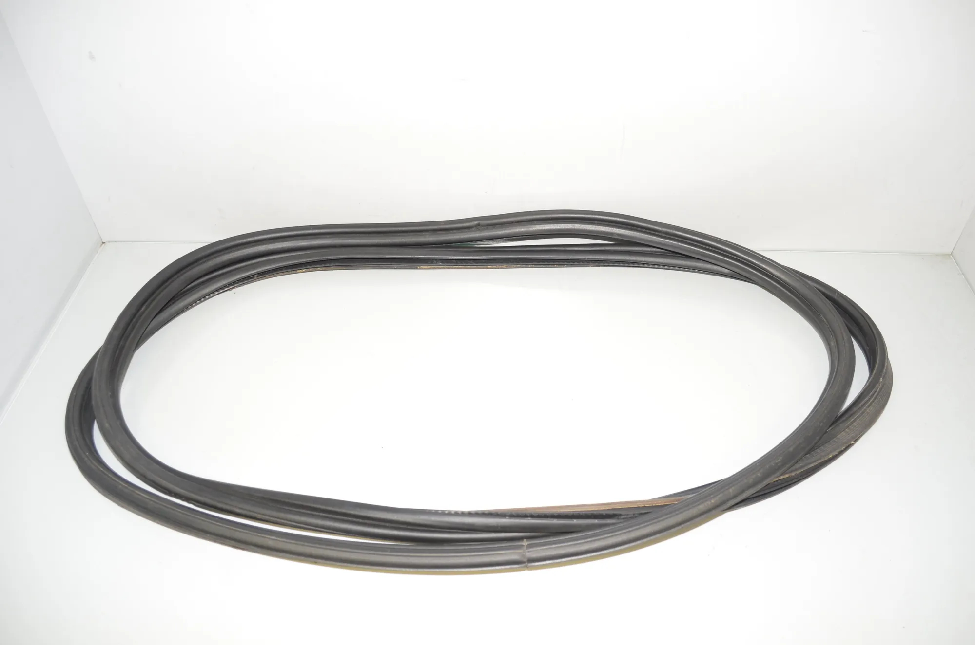 Tailgate Rubber Seal – OEM 7454915 · BMW X6 (F16, F86) xDrive 30 d 2016